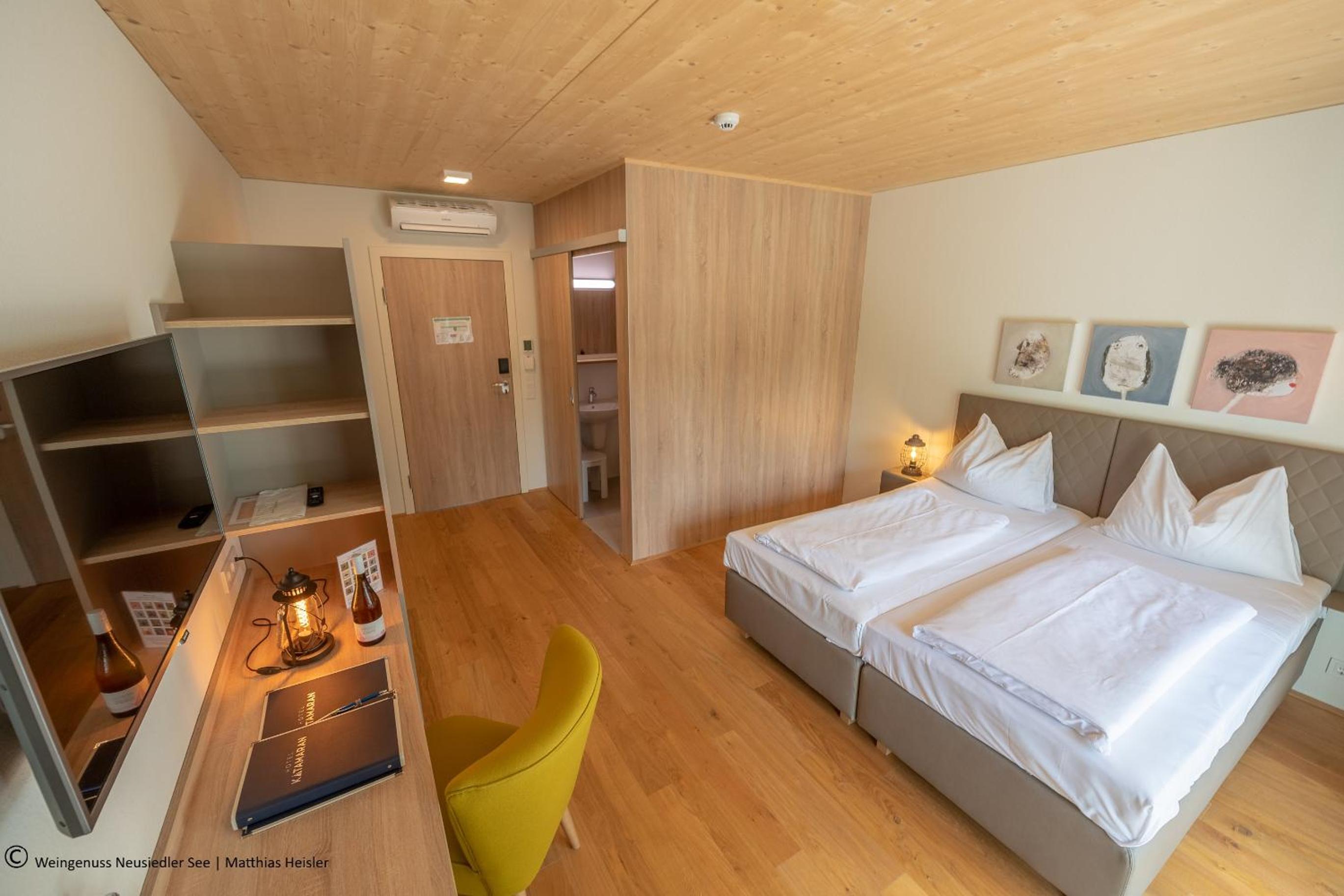 Double Room with Balcony - Parkside - Photo 8