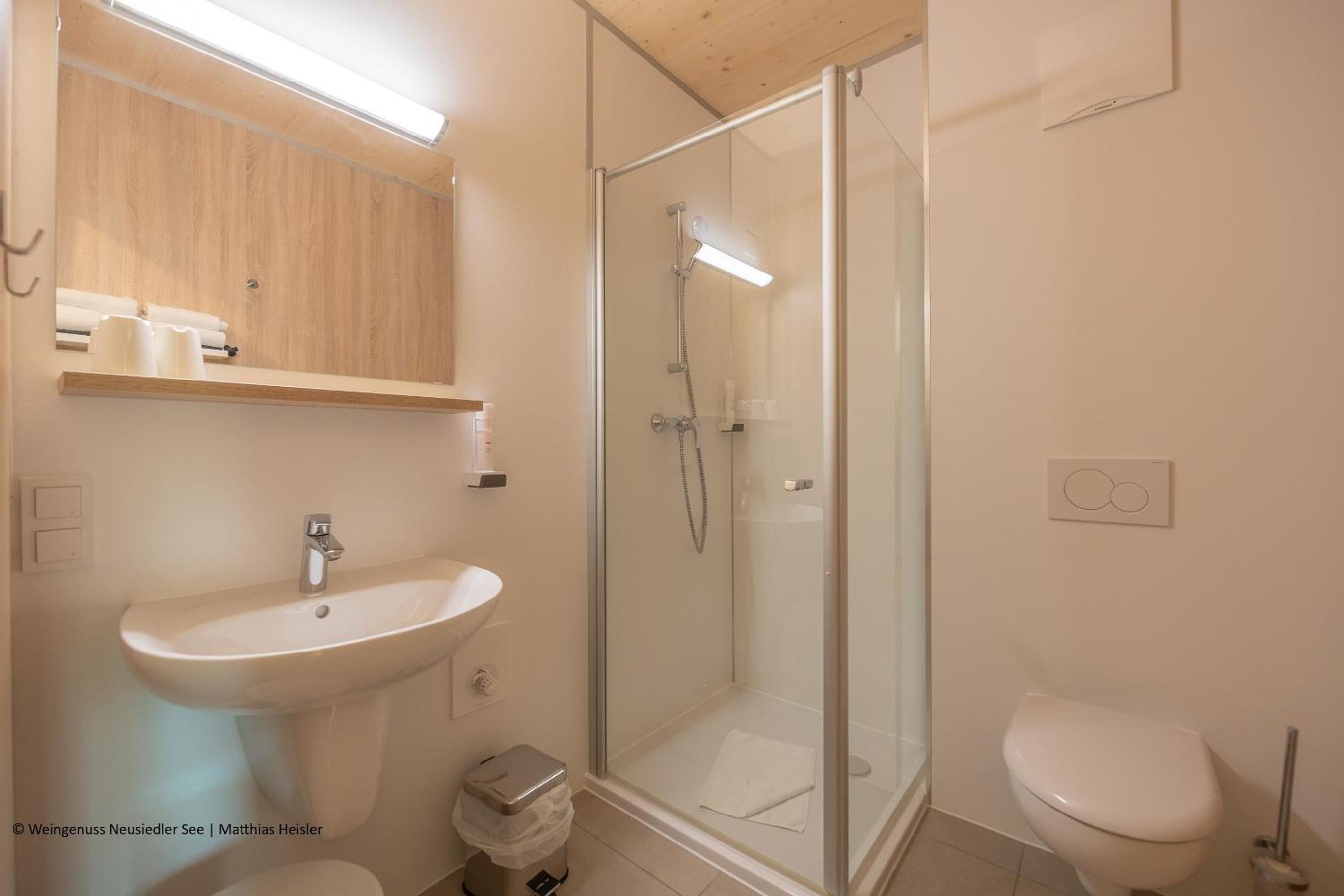 Double Room with Balcony - Parkside - Photo 4