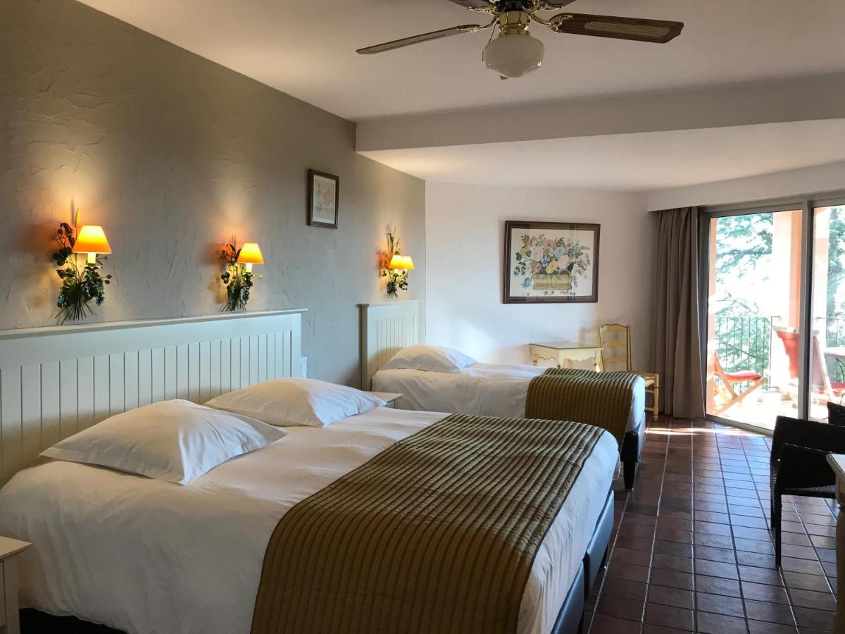 Superior Triple Room with Balcony - Photo 2