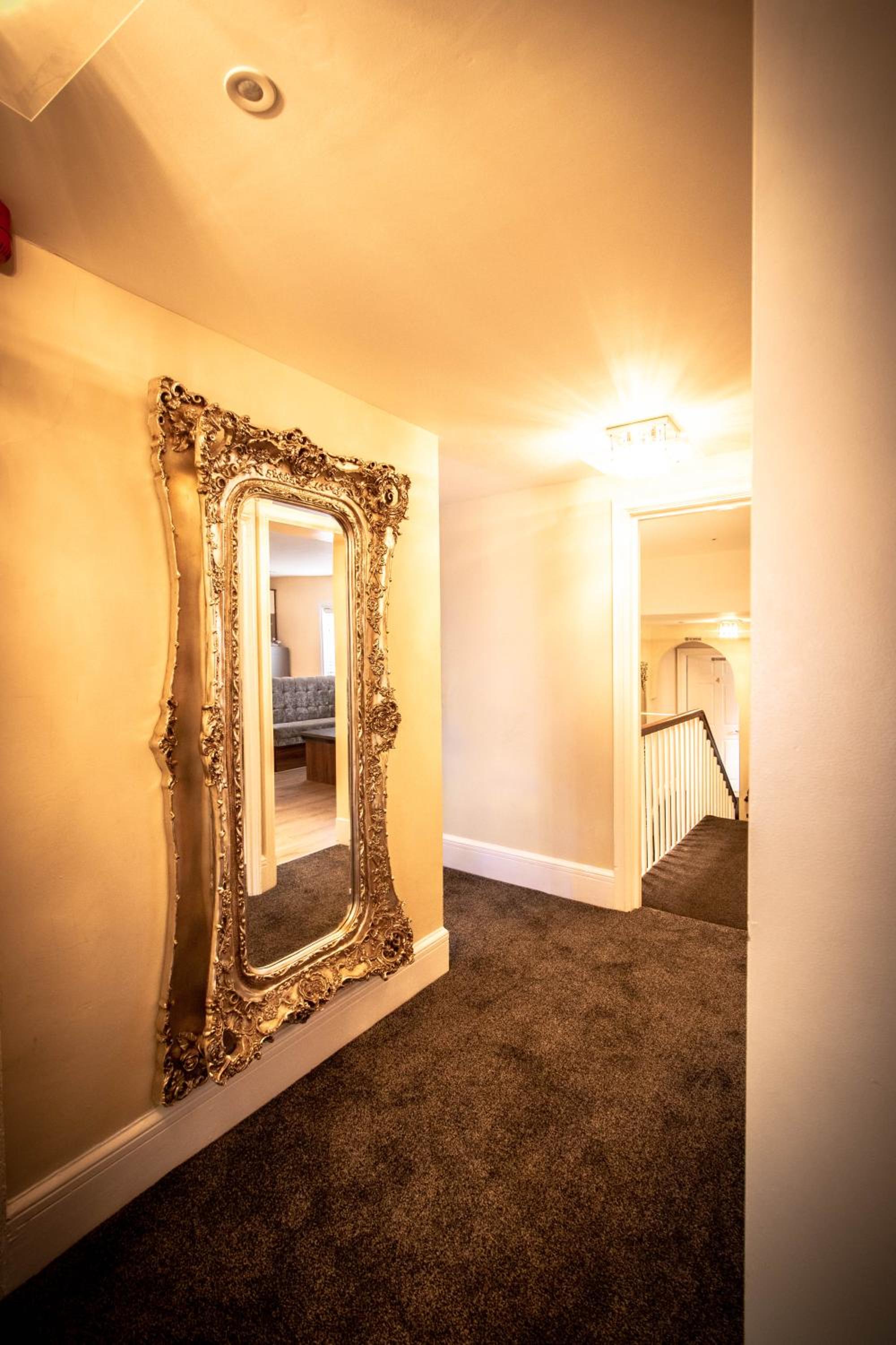 Three-Bedroom Apartment - Photo 12