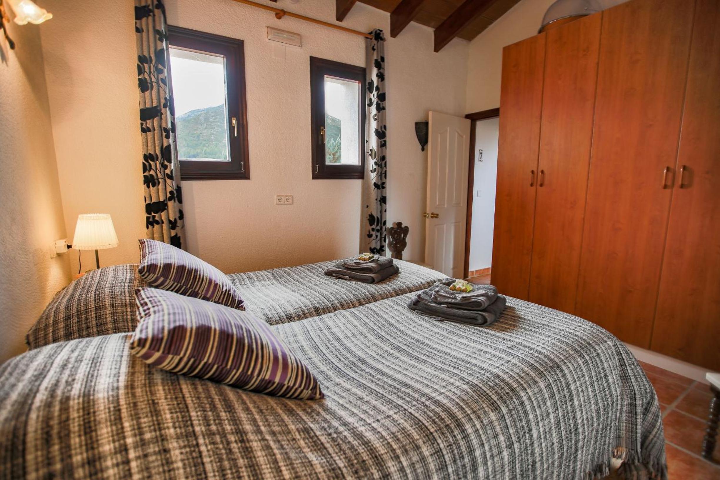 Twin Room with Bathroom photo 2