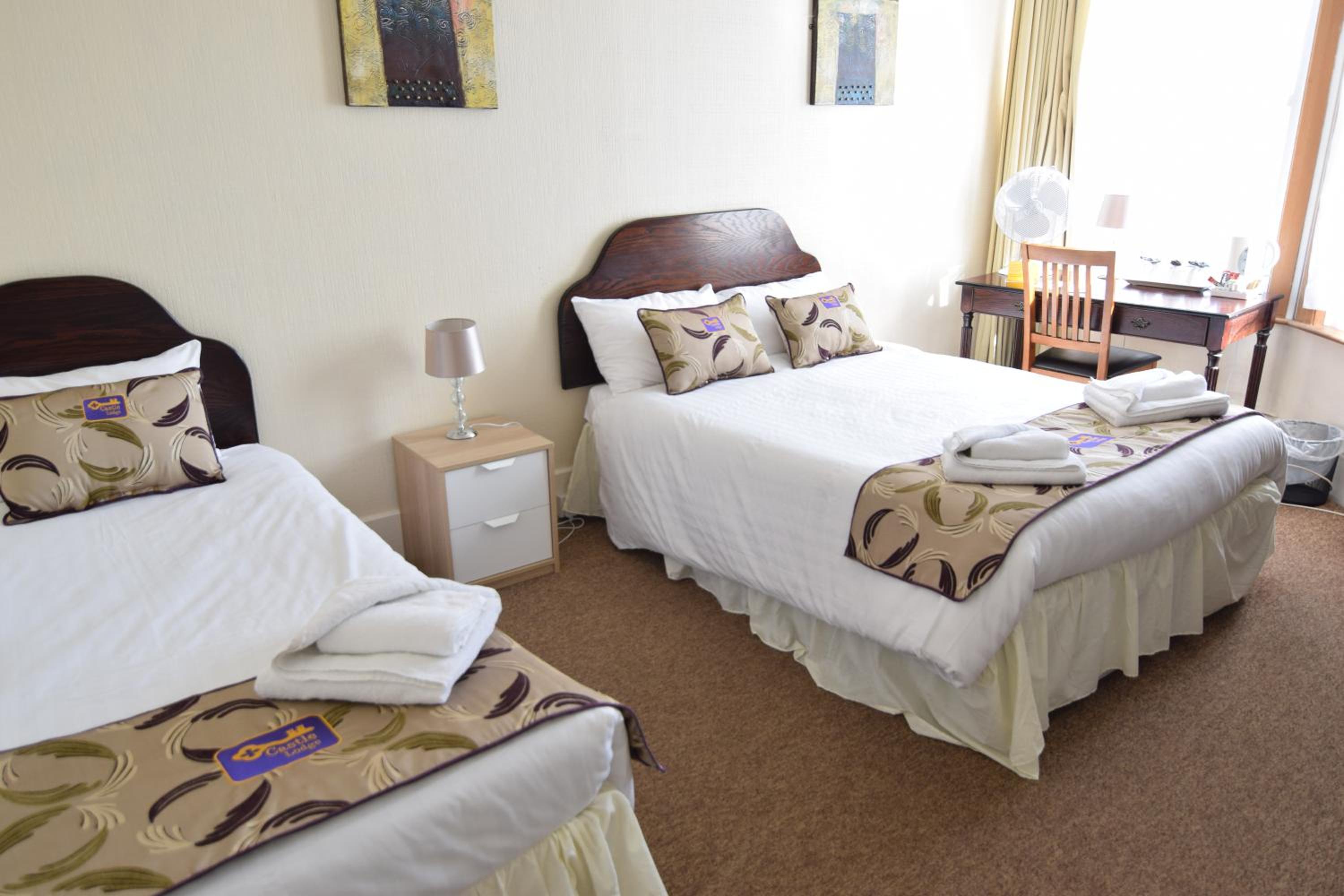 Triple Room with Private Bathroom photo 3