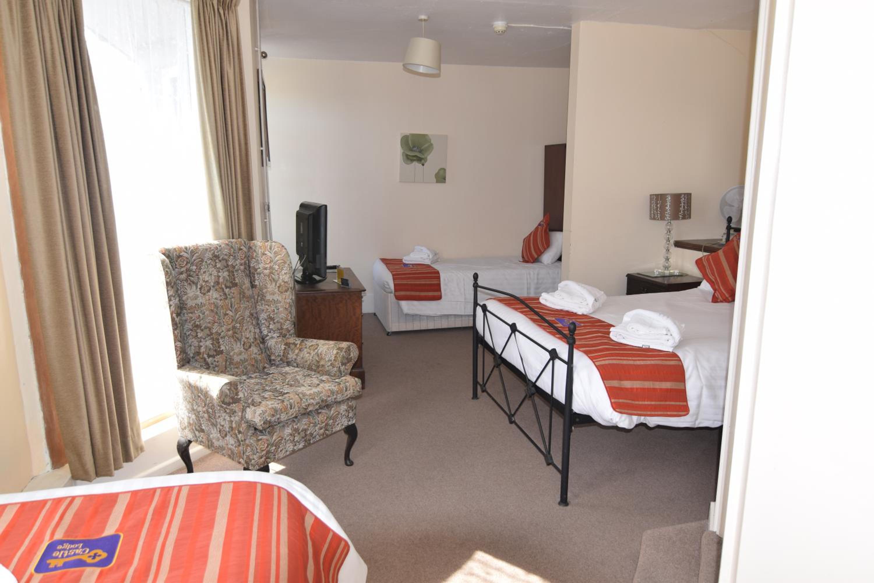 Triple Room with Private Bathroom photo 1