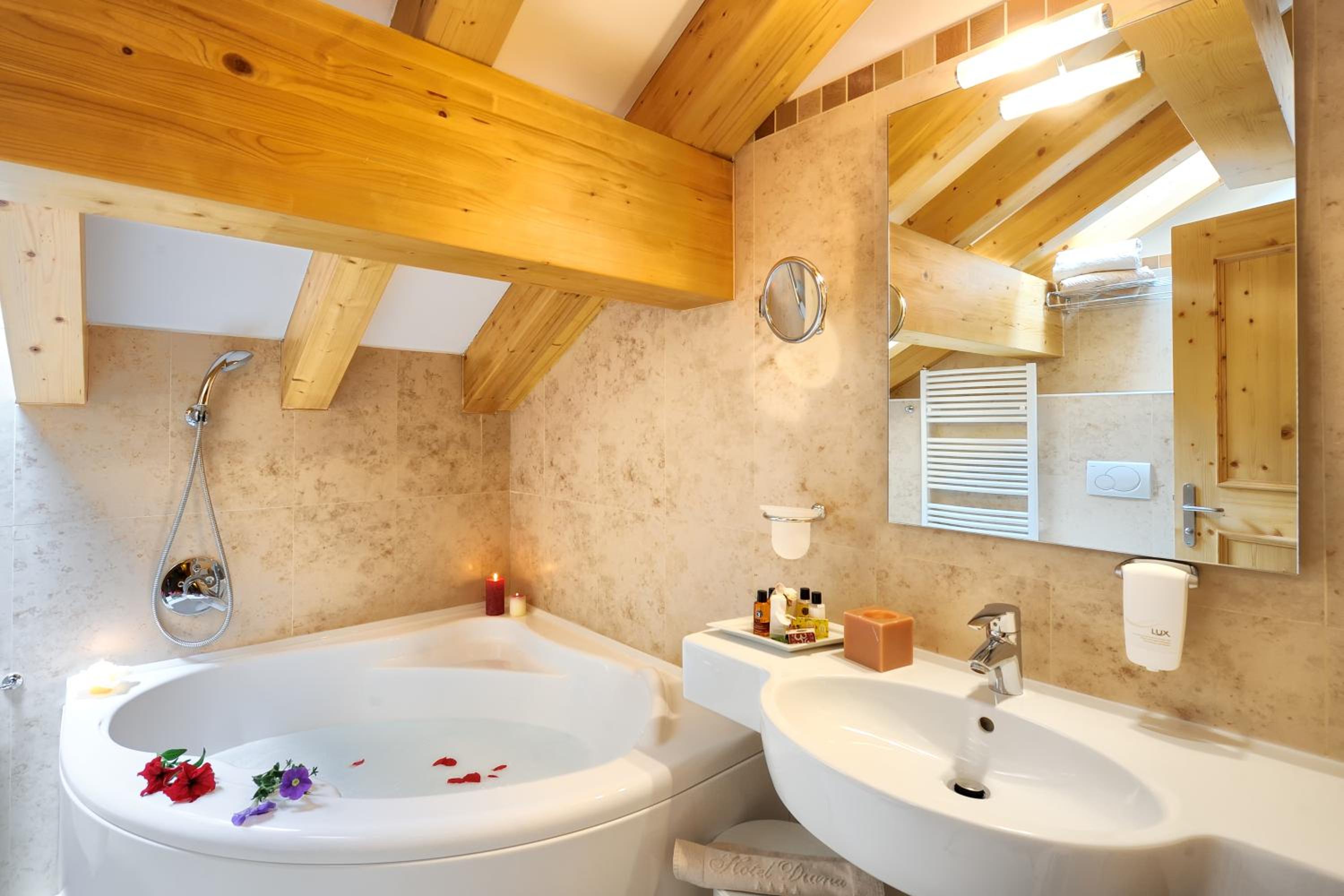 Superior Double or Twin Room - Attic photo 2