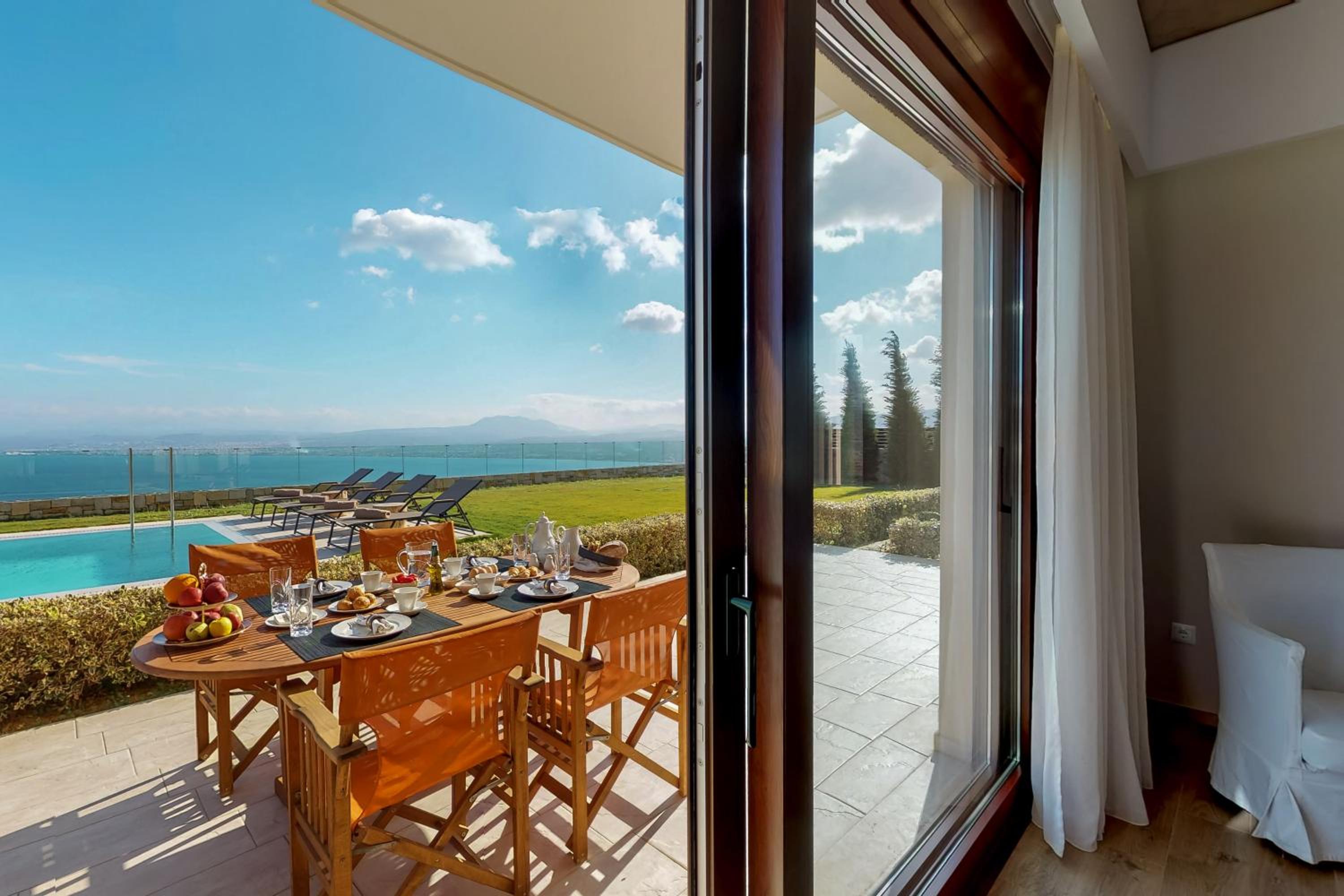 Superior Villa photo 3