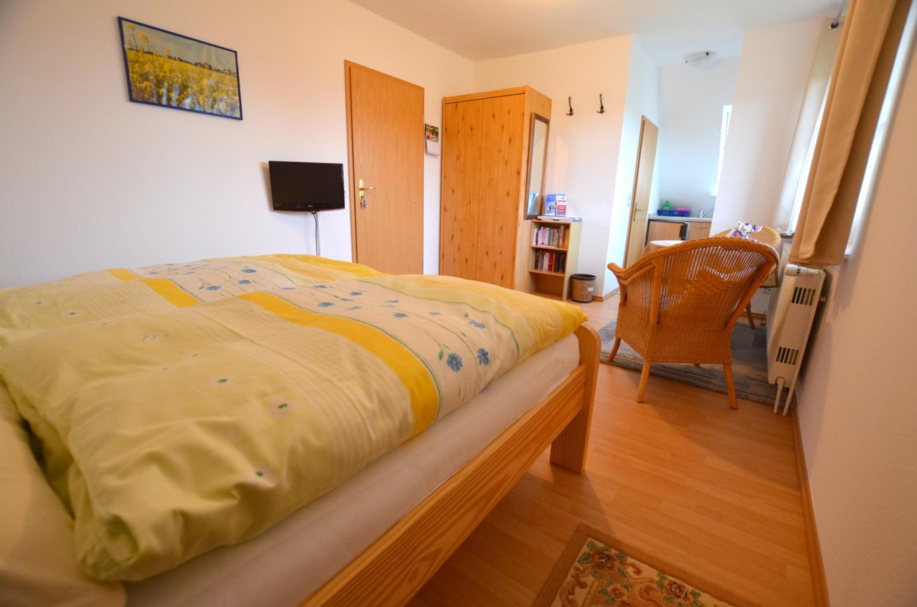 One-Bedroom Apartment photo 2