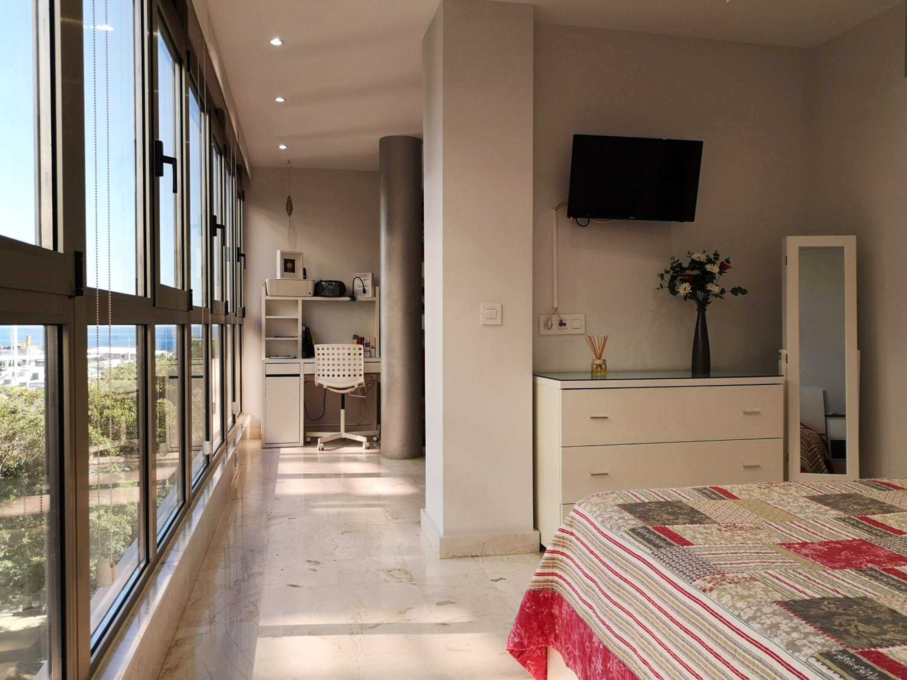 Apartment with Sea View - Photo 12