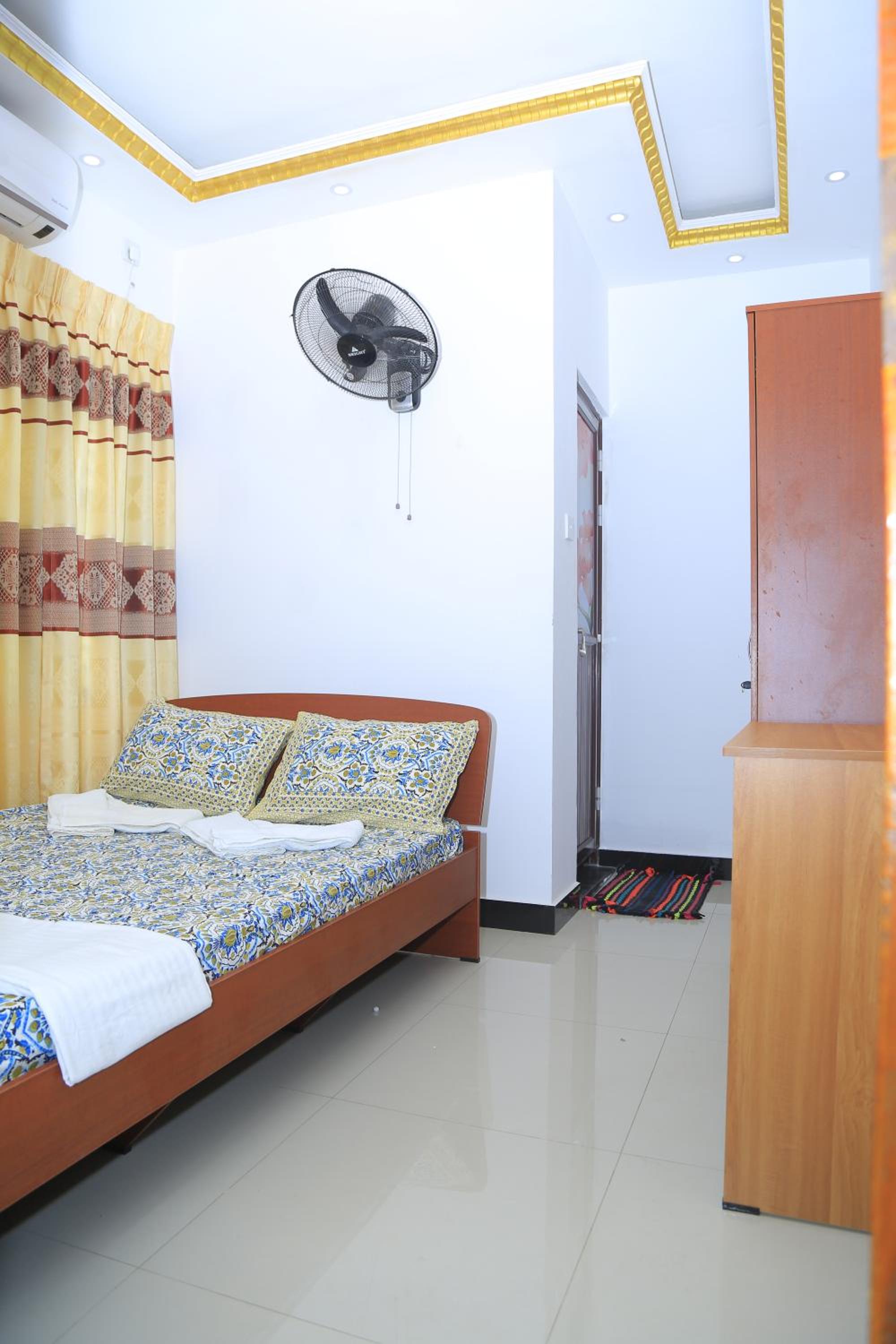 Single Room with Private Bathroom photo 1