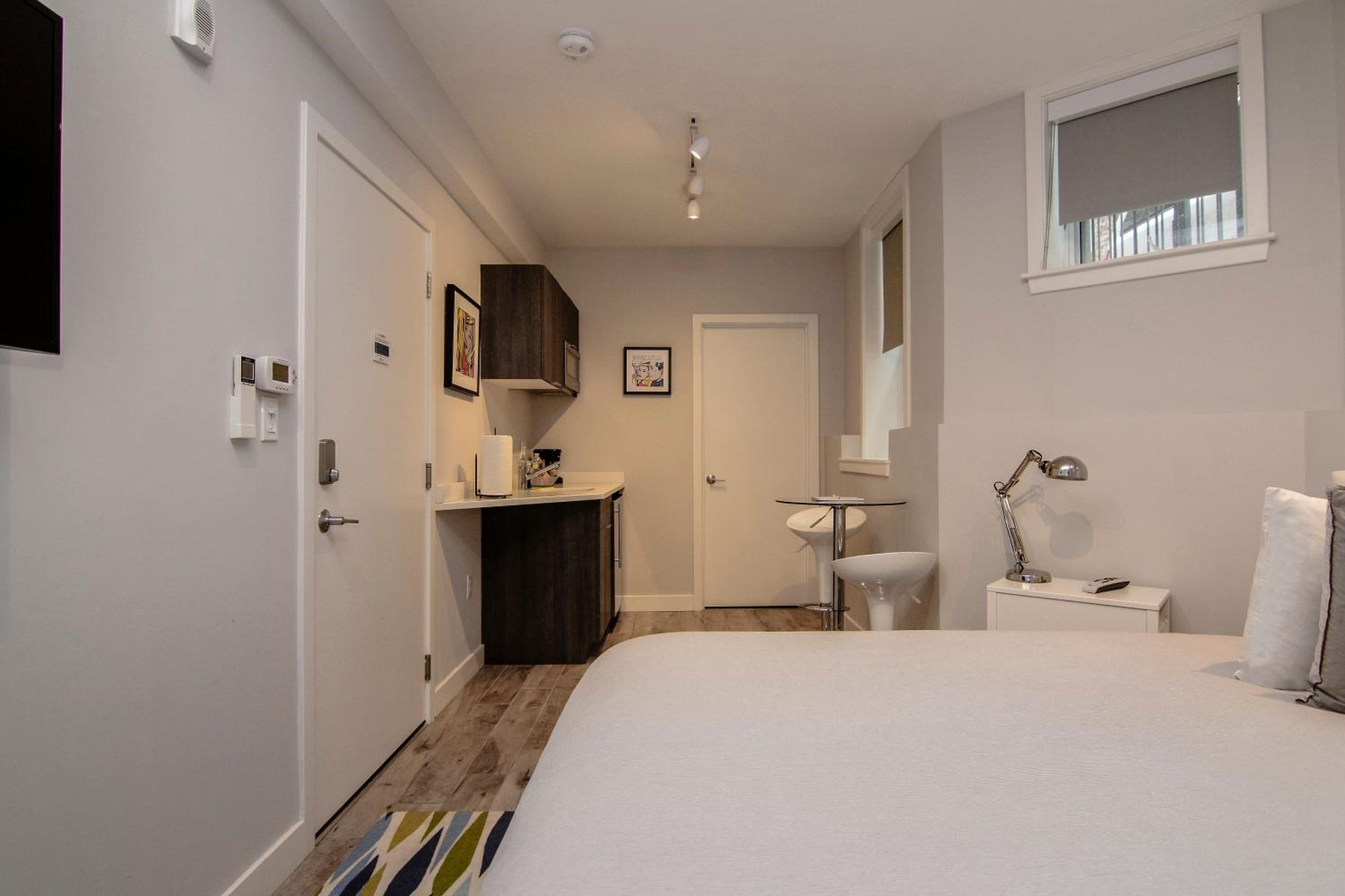 One-Bedroom Apartment - Photo 5