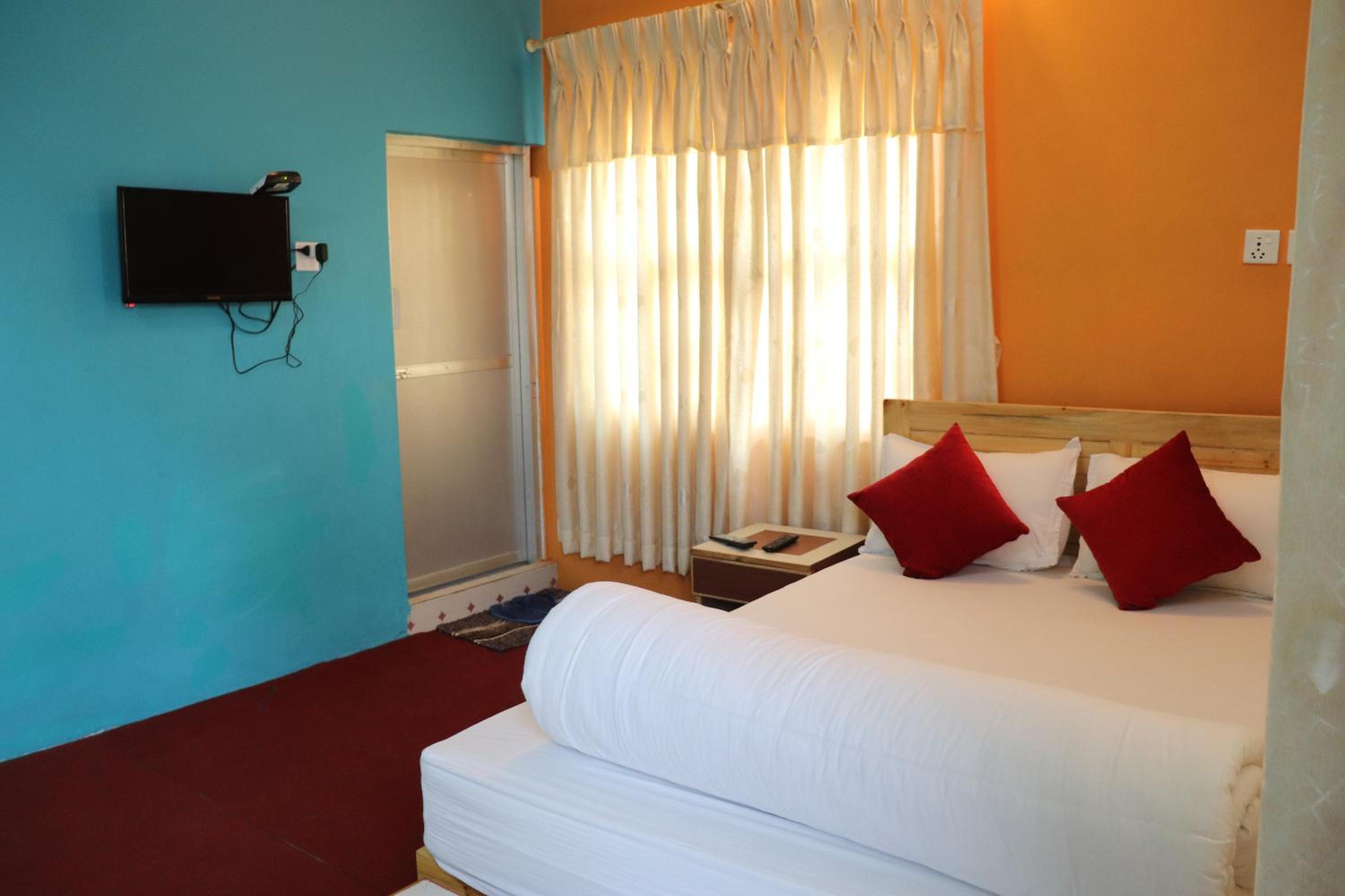 Economy Double Room photo 3