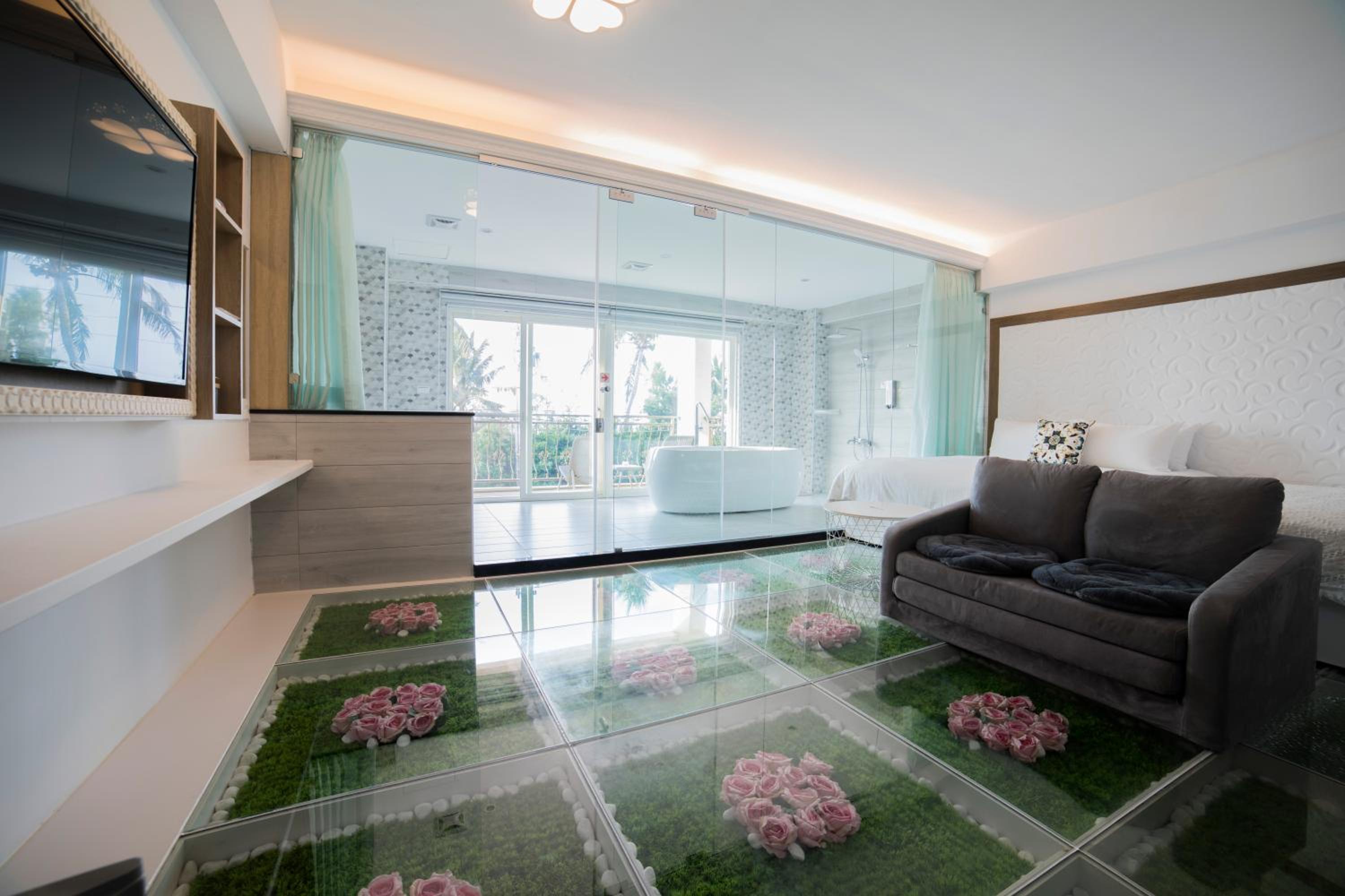 Double Room with Balcony and Sea View