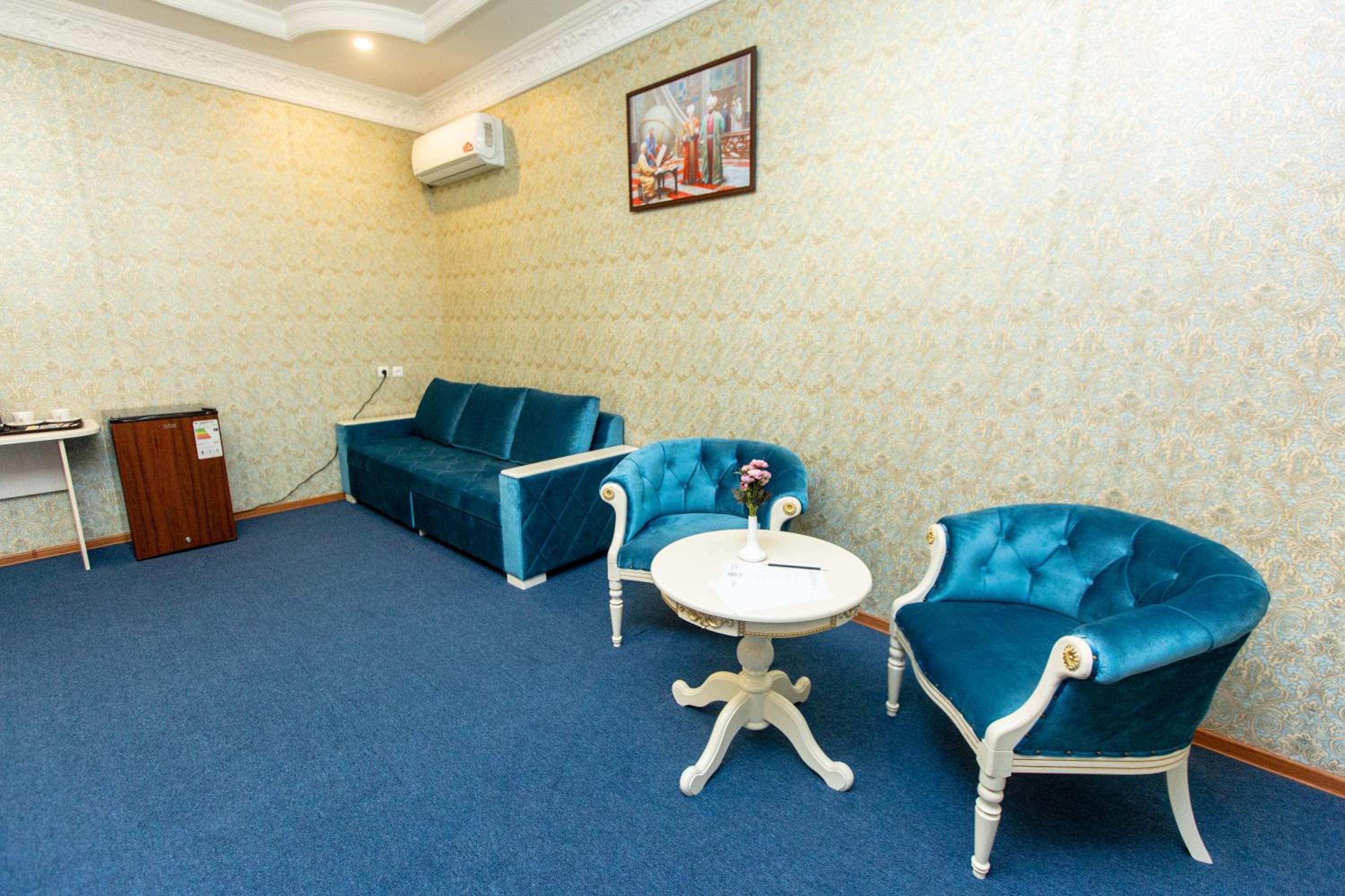 Deluxe Double Room with Extra Bed photo 2
