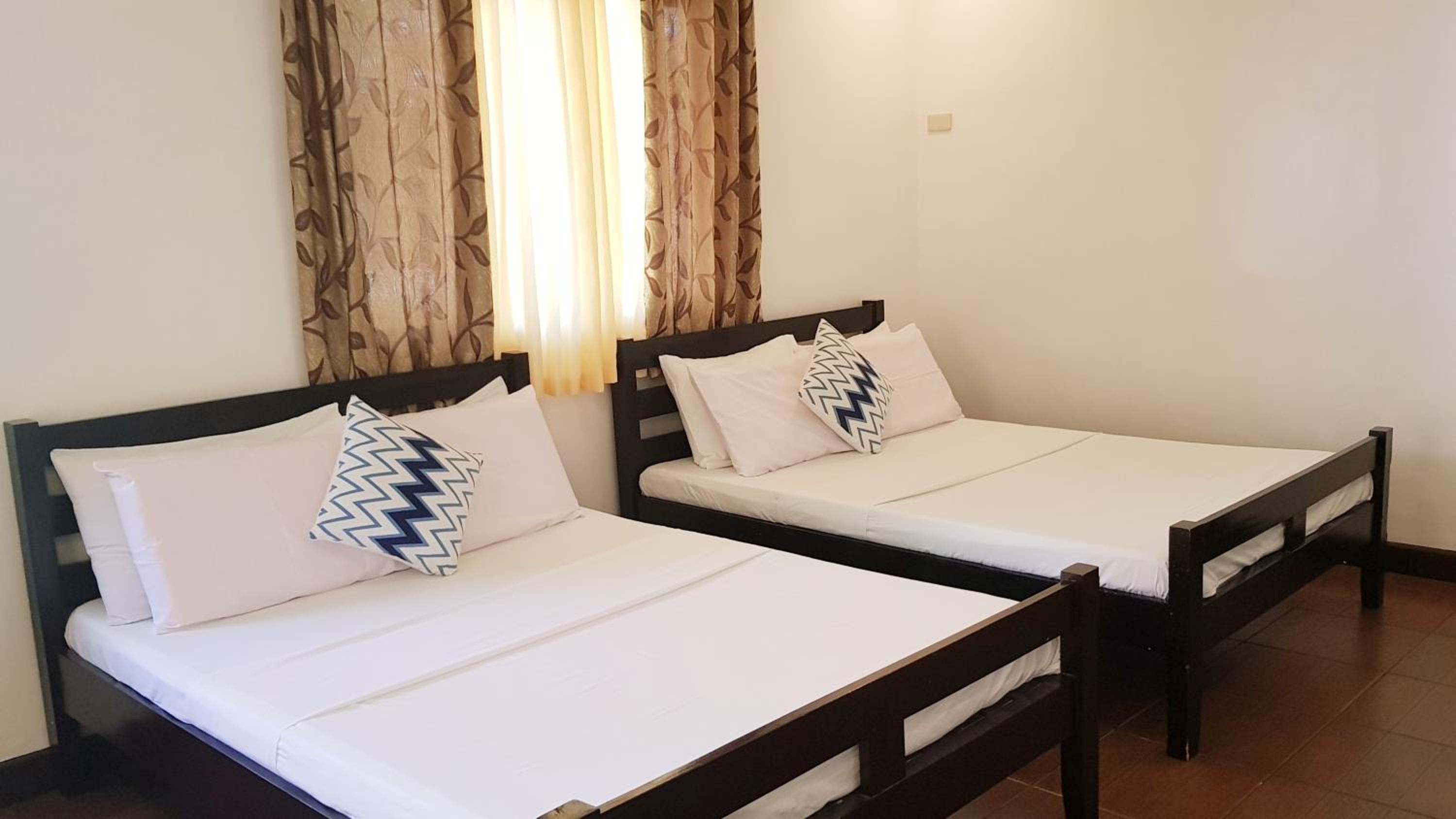 Deluxe Twin Room - Photo 2