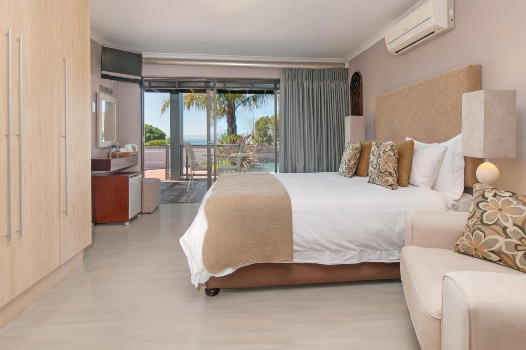 Double Room with Sea View photo 2