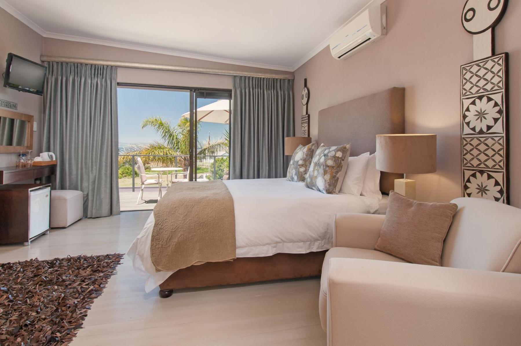Double Room with Balcony and Sea View photo 3