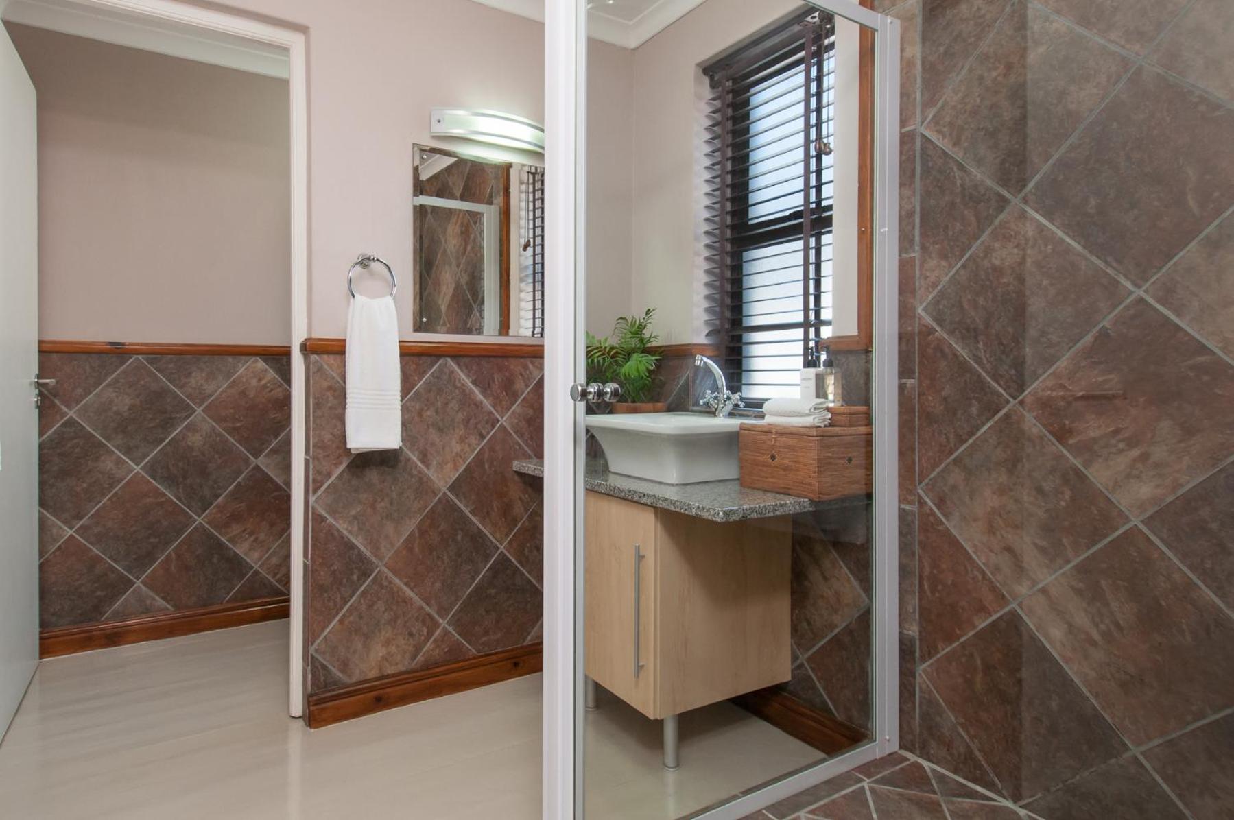 Standard Twin Room with Garden View photo 3