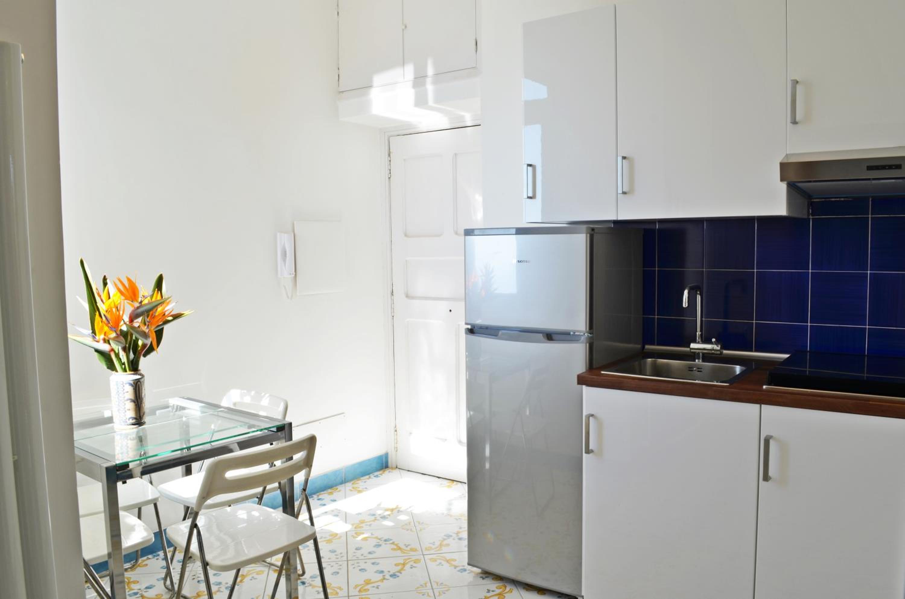 Two-Bedroom Apartment - Photo 6