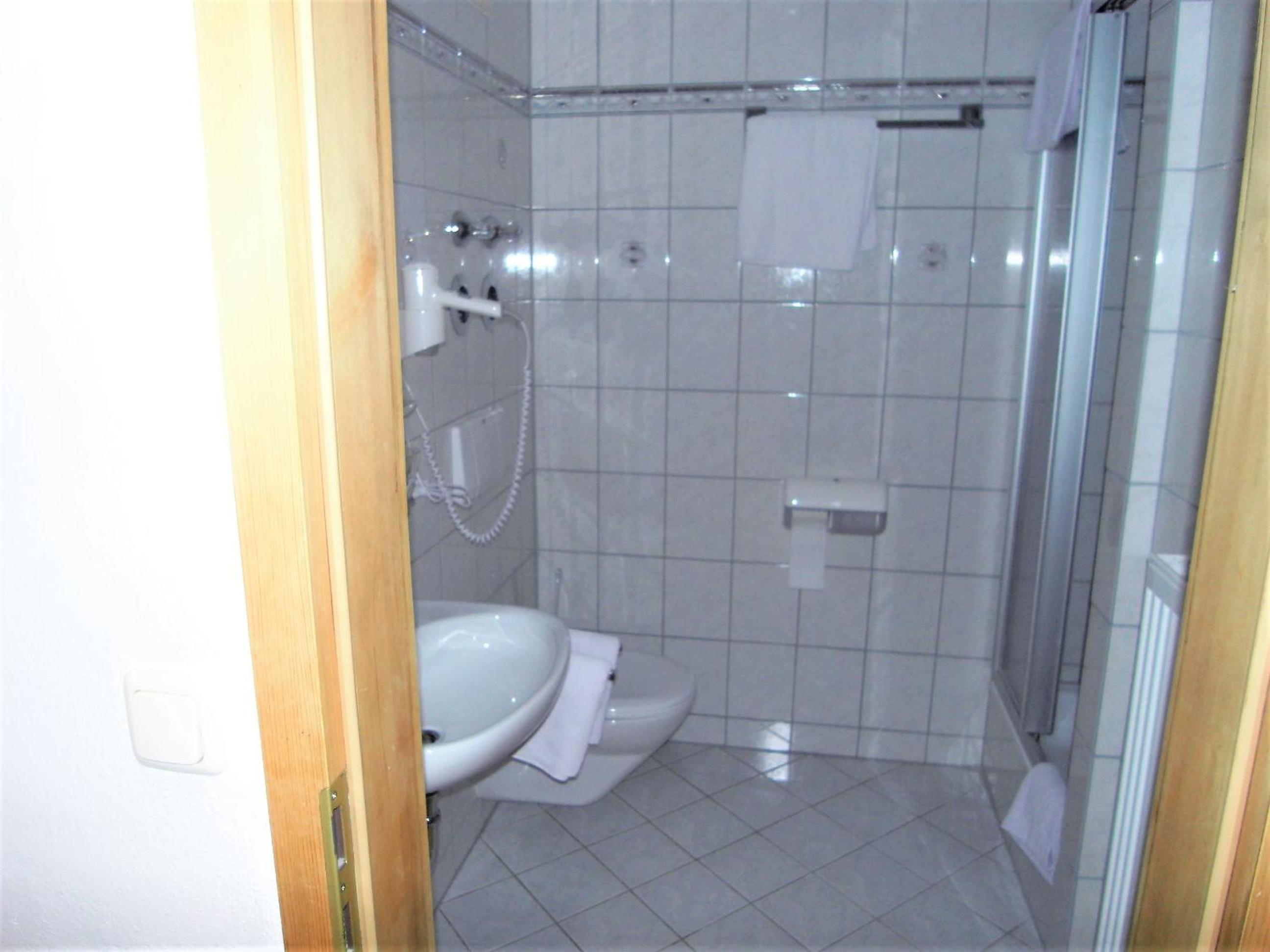 Triple Room with Bathroom - Photo 3