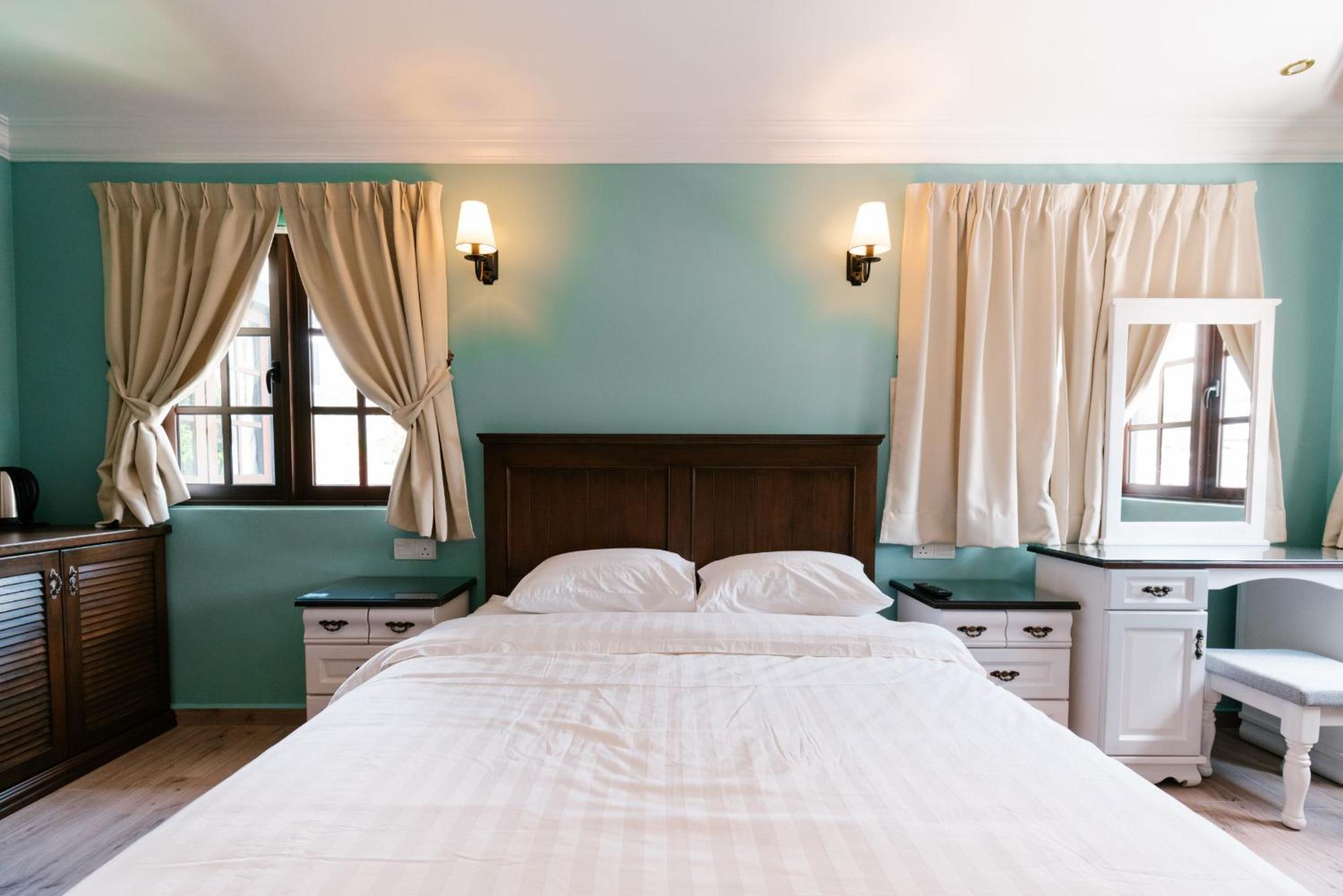 Deluxe Double Room with Balcony - Photo 1