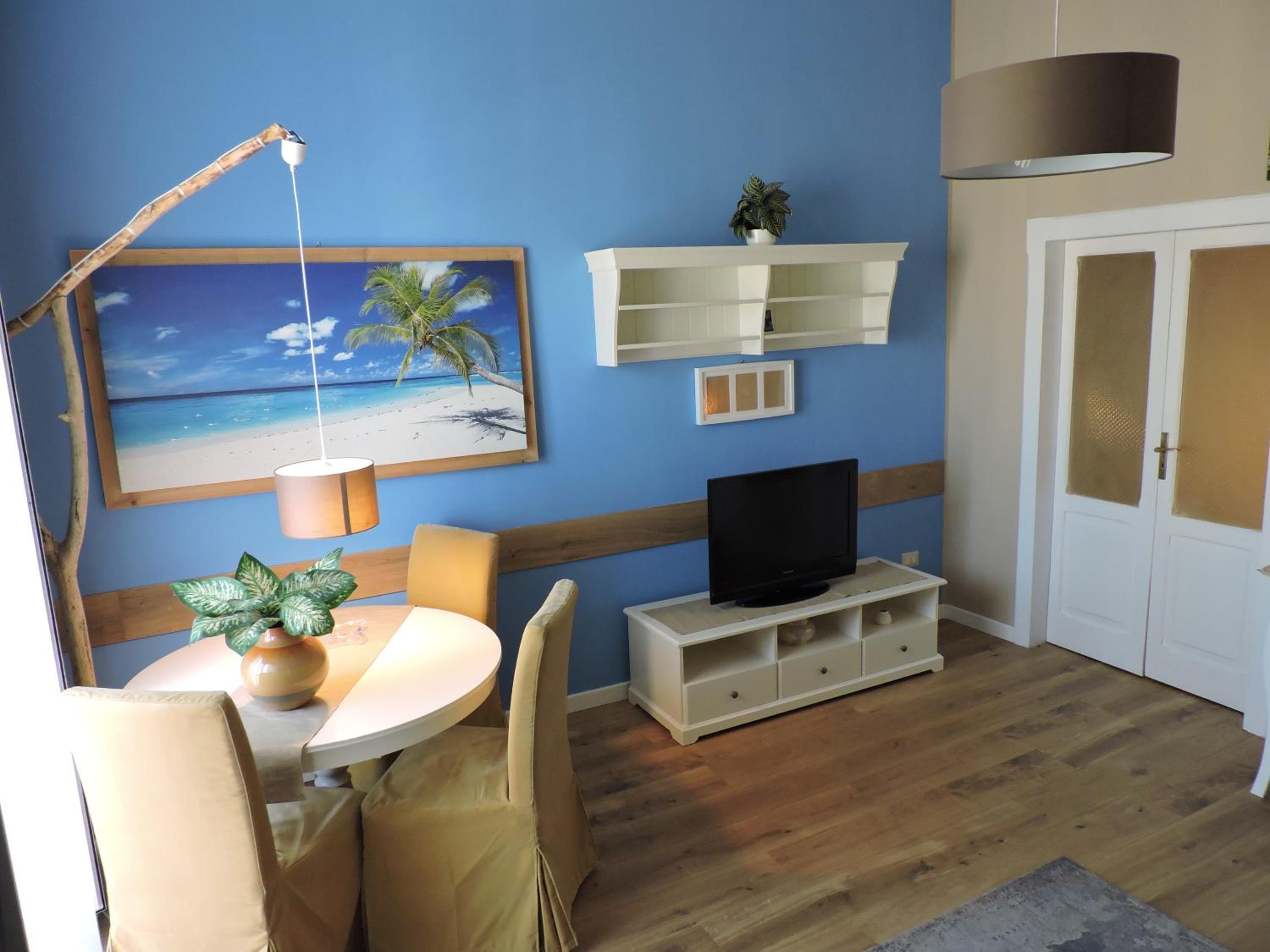 Family Room with Private Bathroom - Photo 1