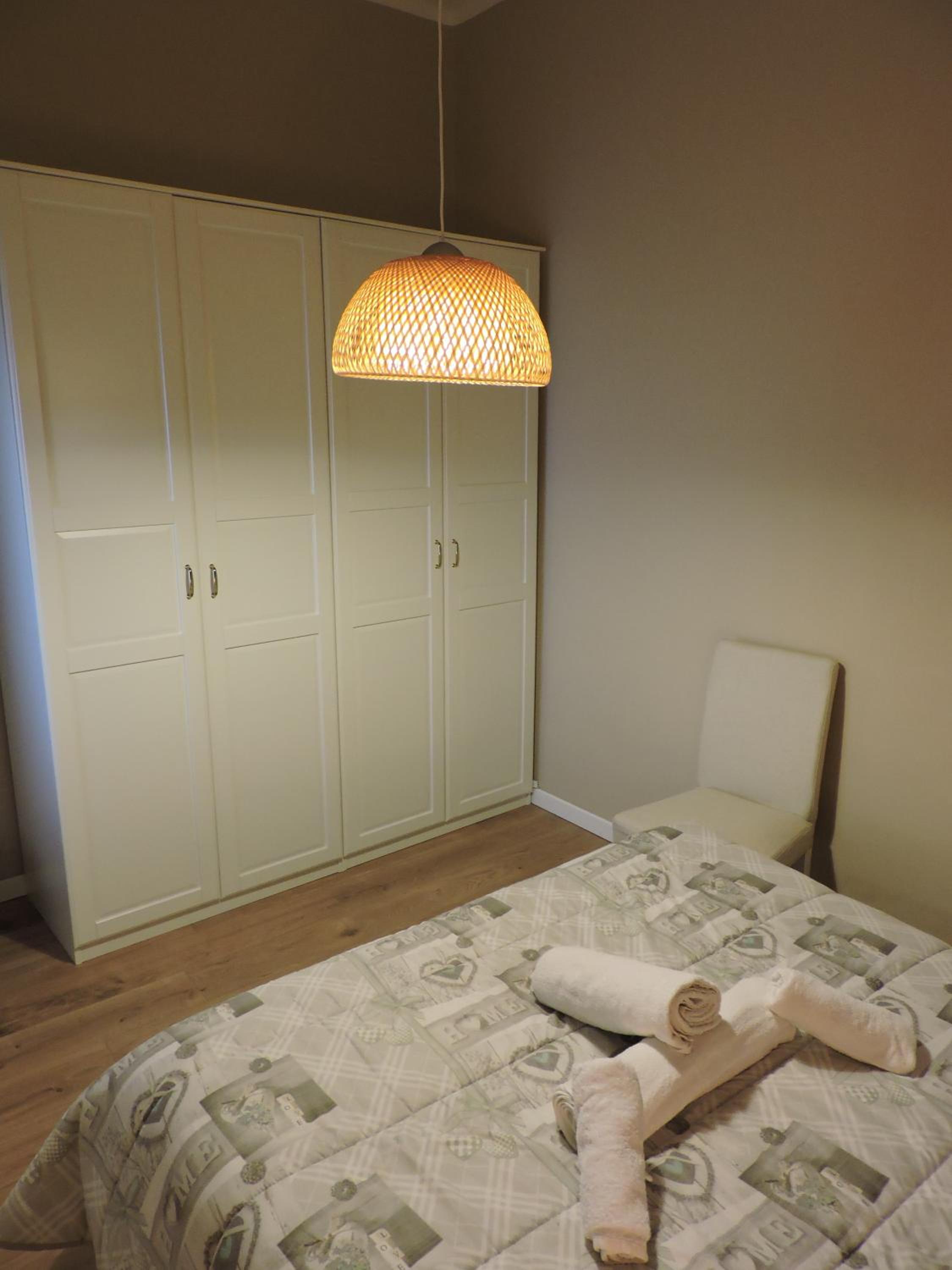 Family Room with Private Bathroom - Photo 2