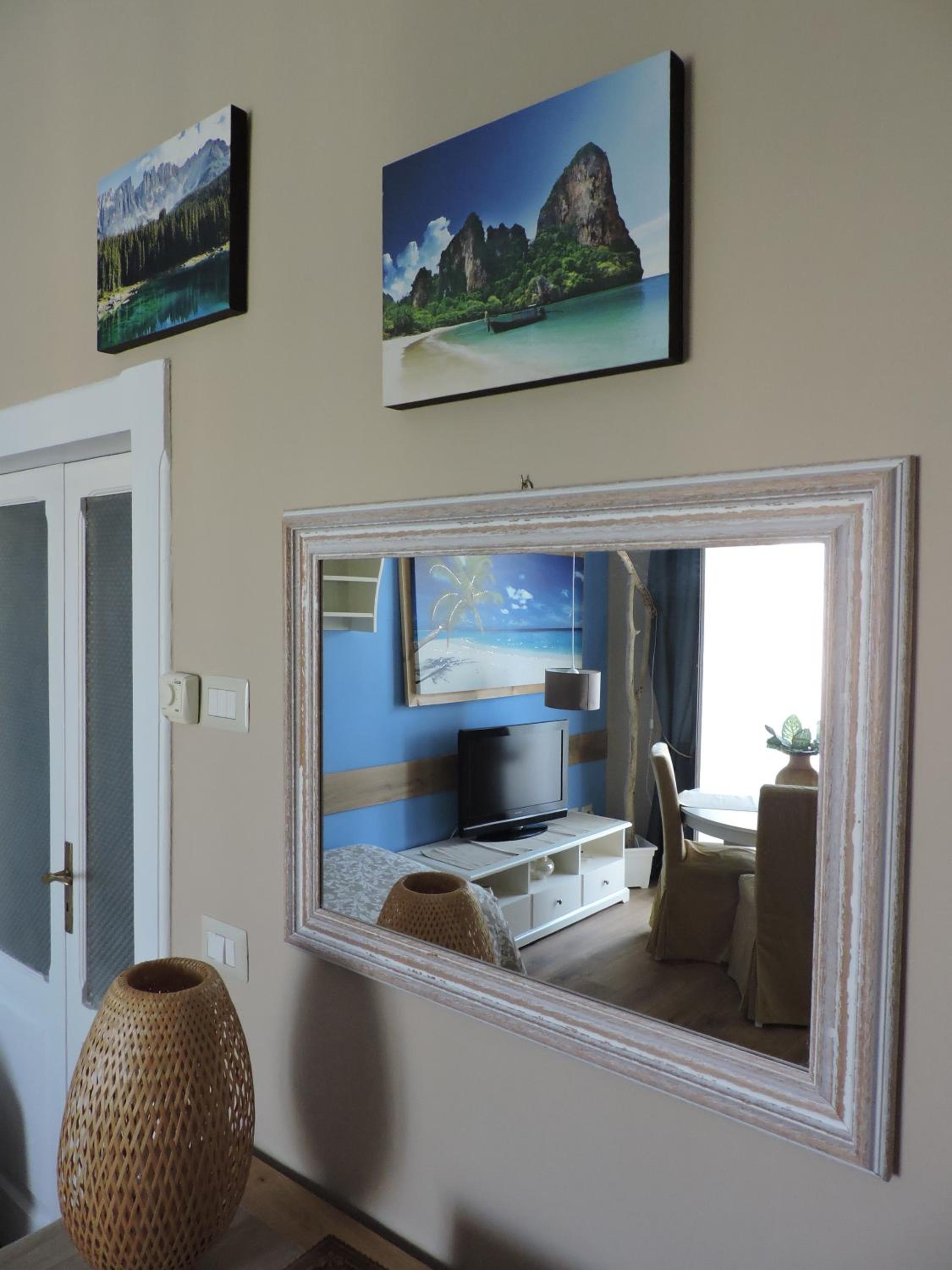 Family Room with Private Bathroom - Photo 16