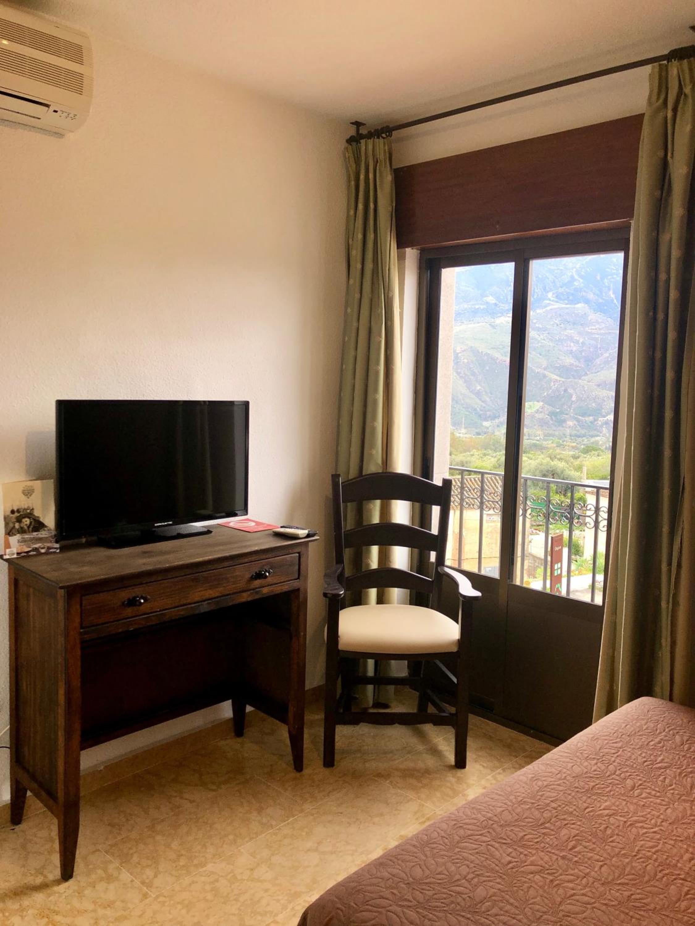 Basic Single Room photo 2