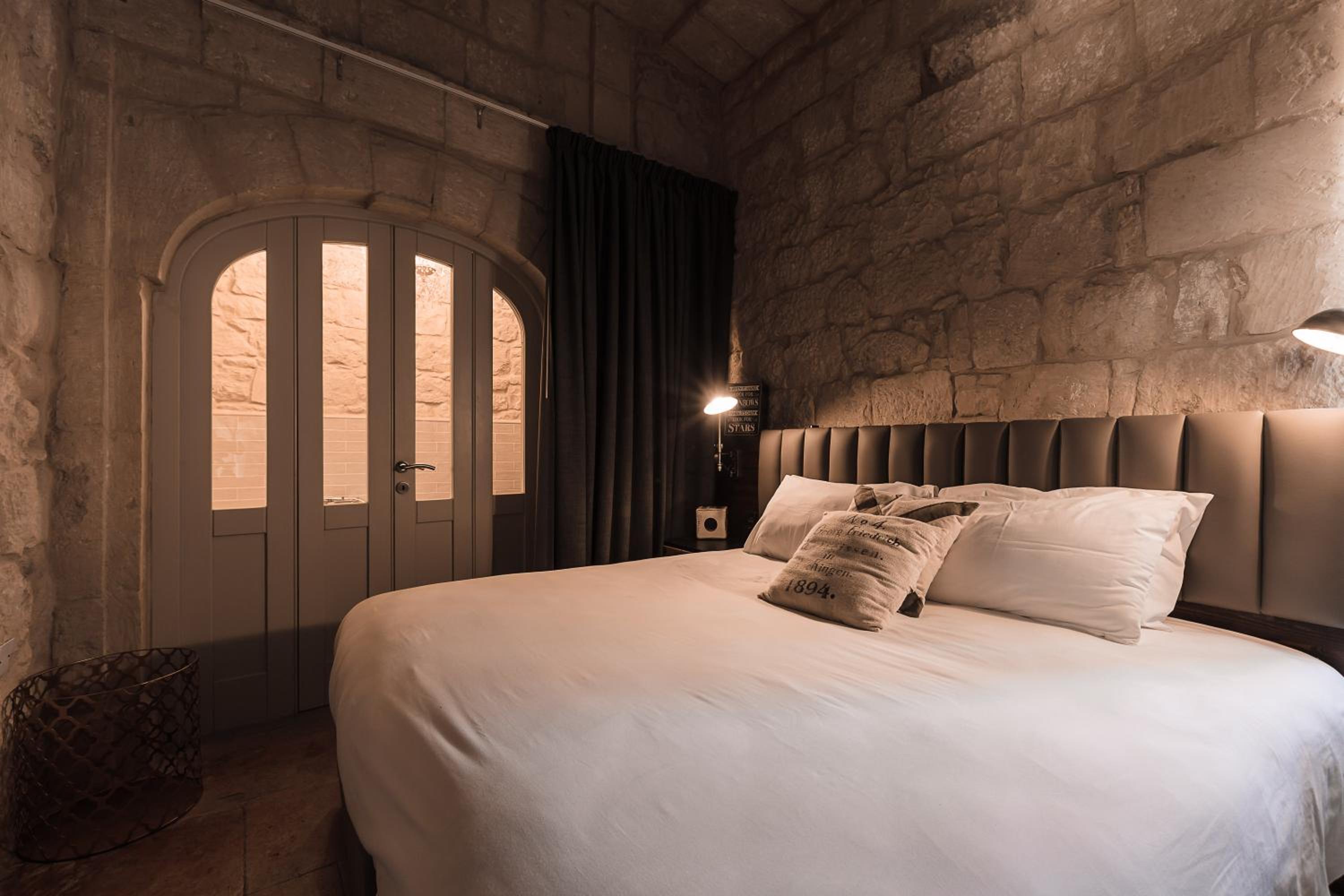 Superior Double or Twin Room - Photo 3