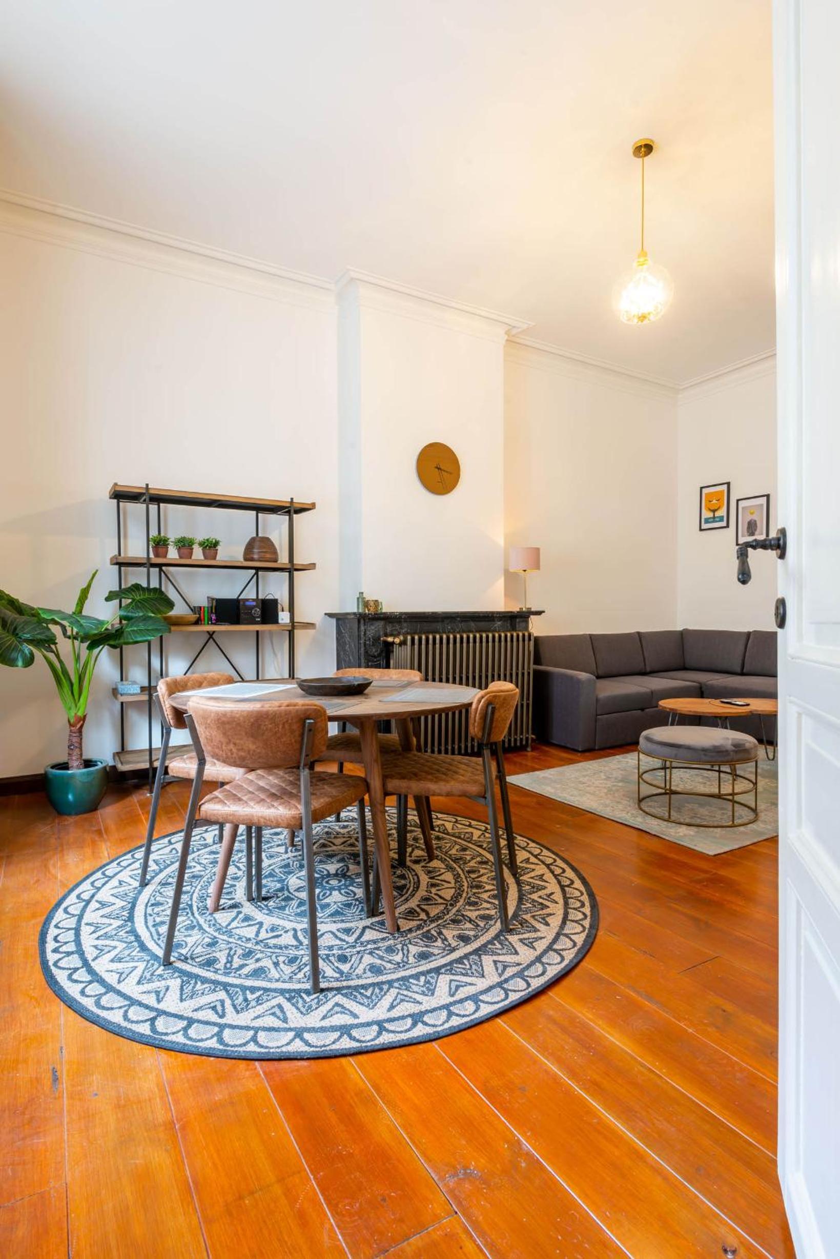 One-Bedroom Apartment - Photo 17