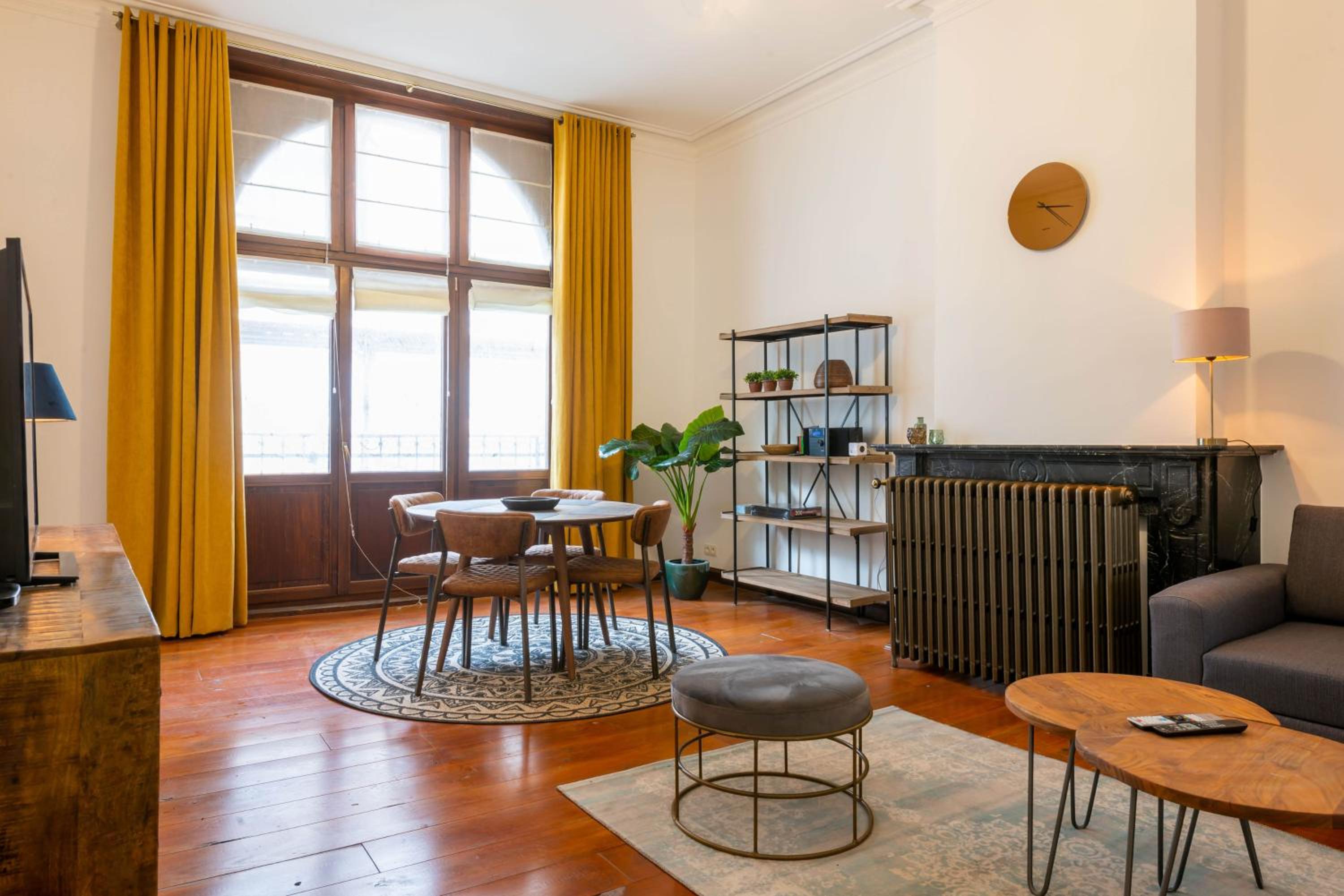 One-Bedroom Apartment - Photo 14