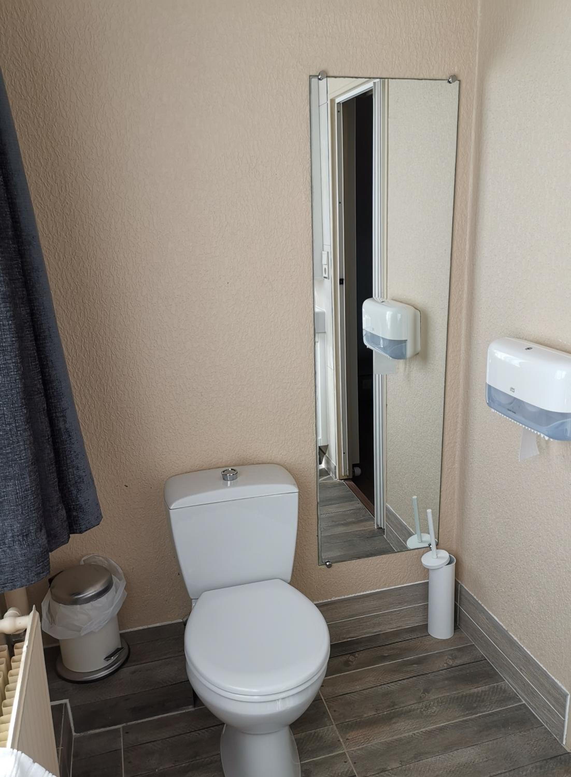 Double Room - Photo 4