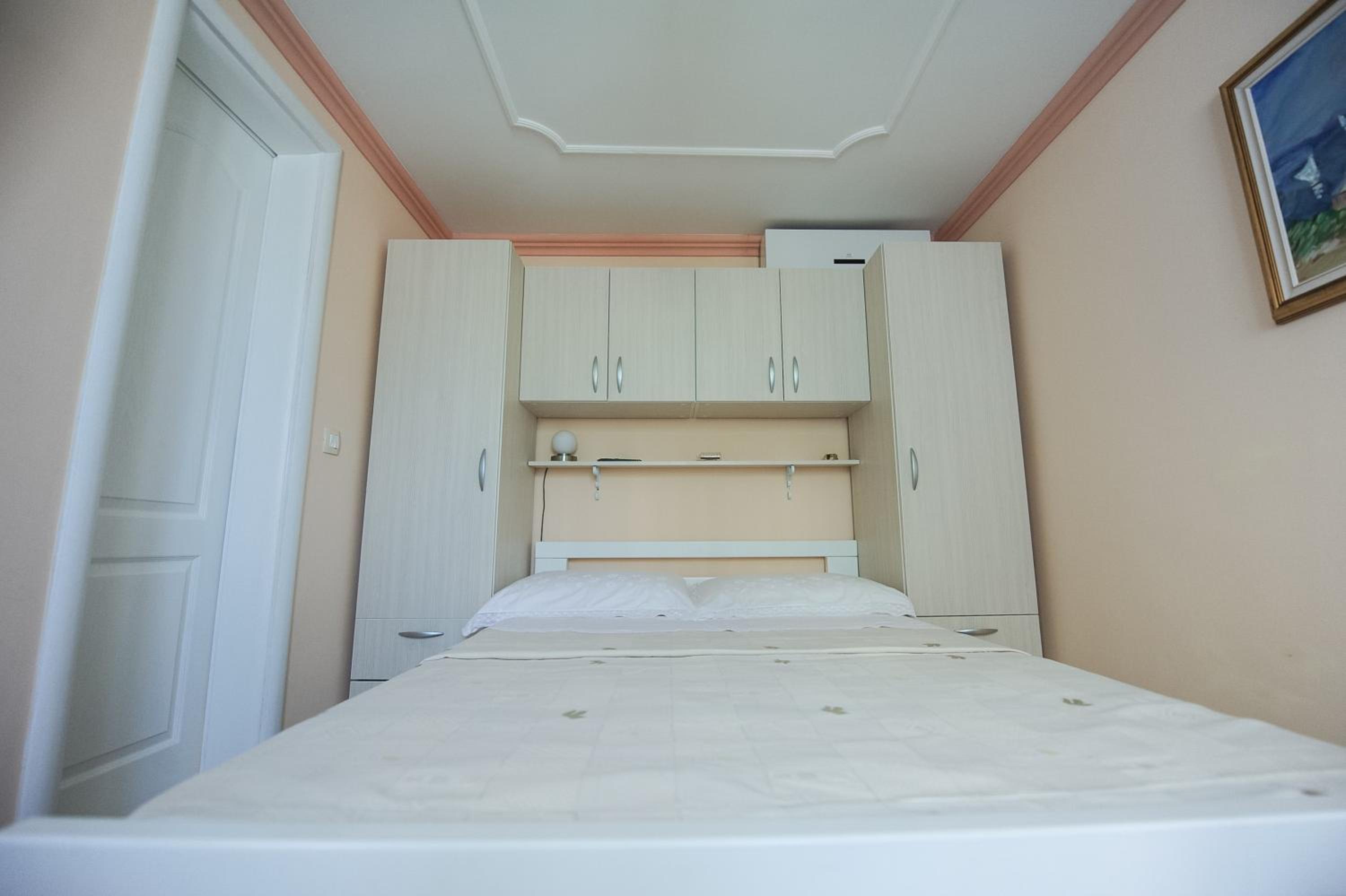Studio Apartment photo 2
