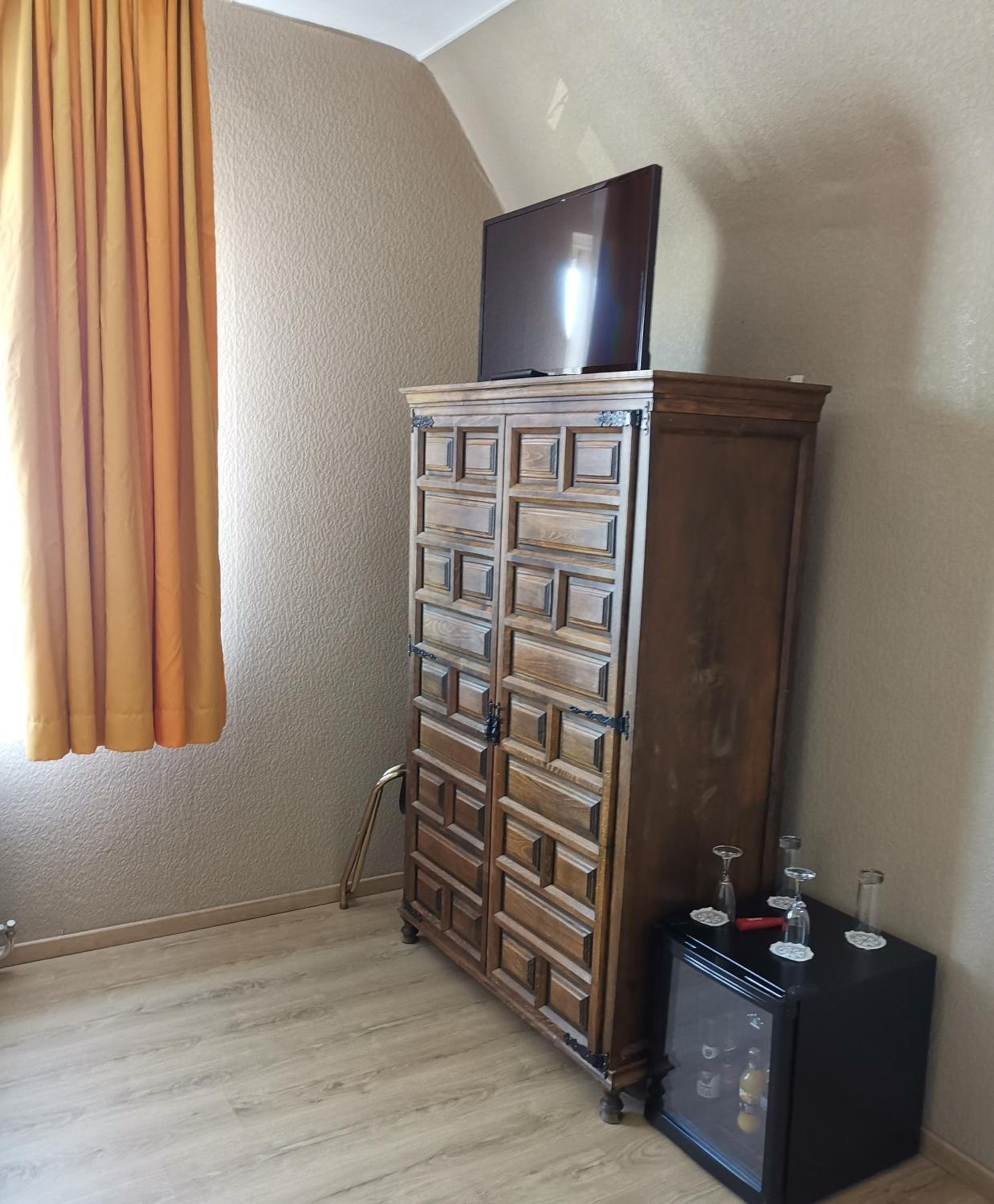 Family Room - Photo 5