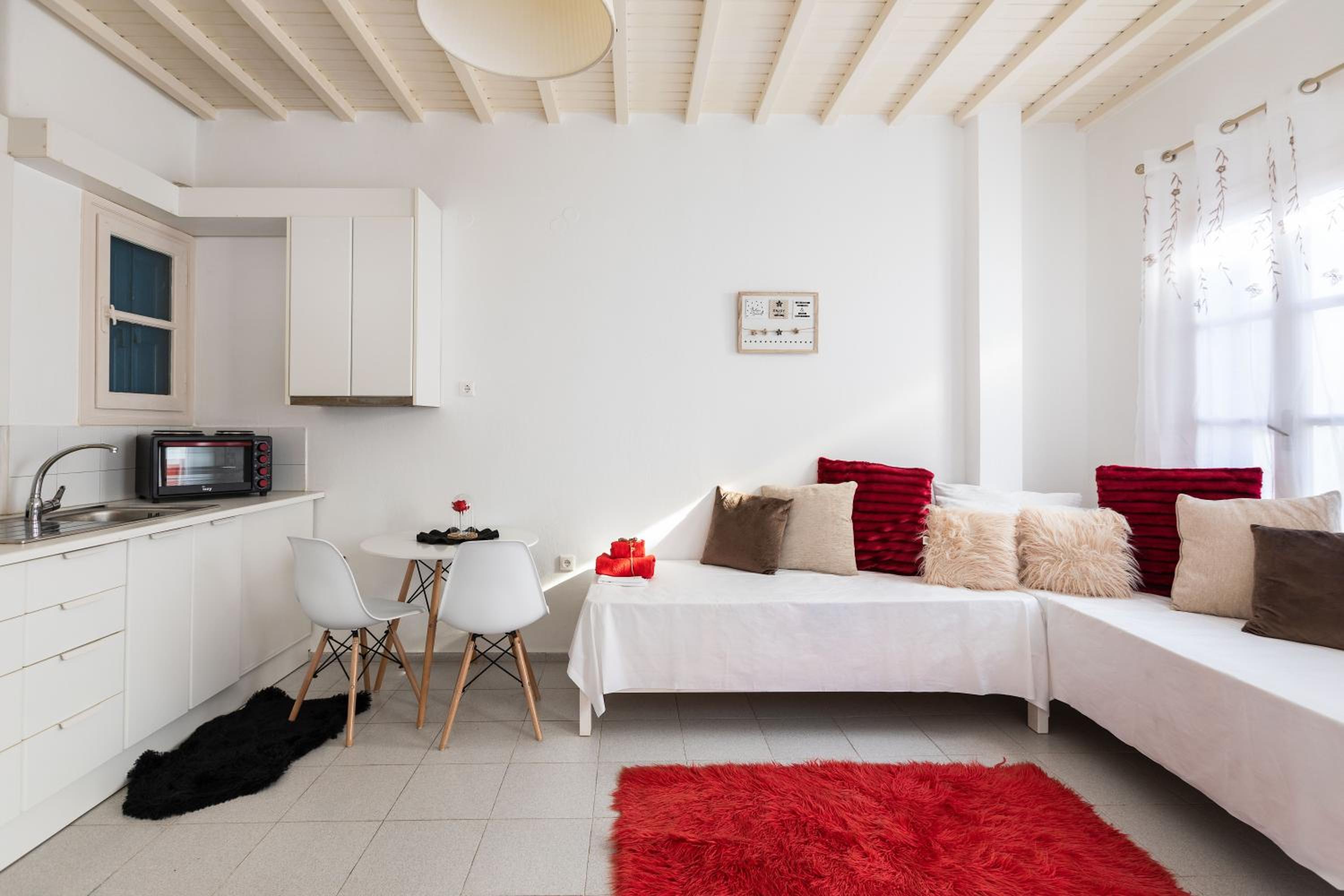 One-Bedroom Apartment - Photo 8