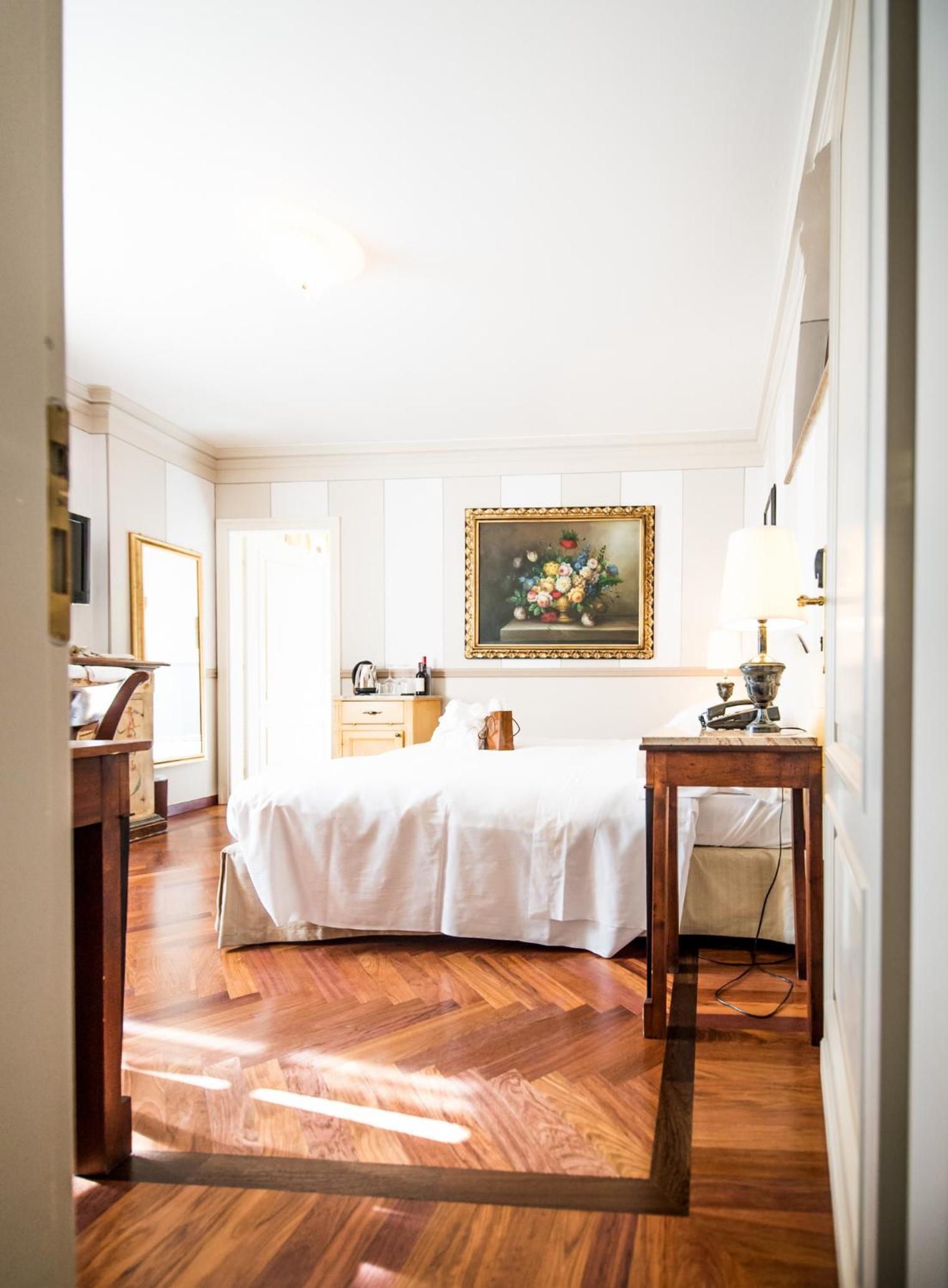 Superior Double or Twin Room photo 3