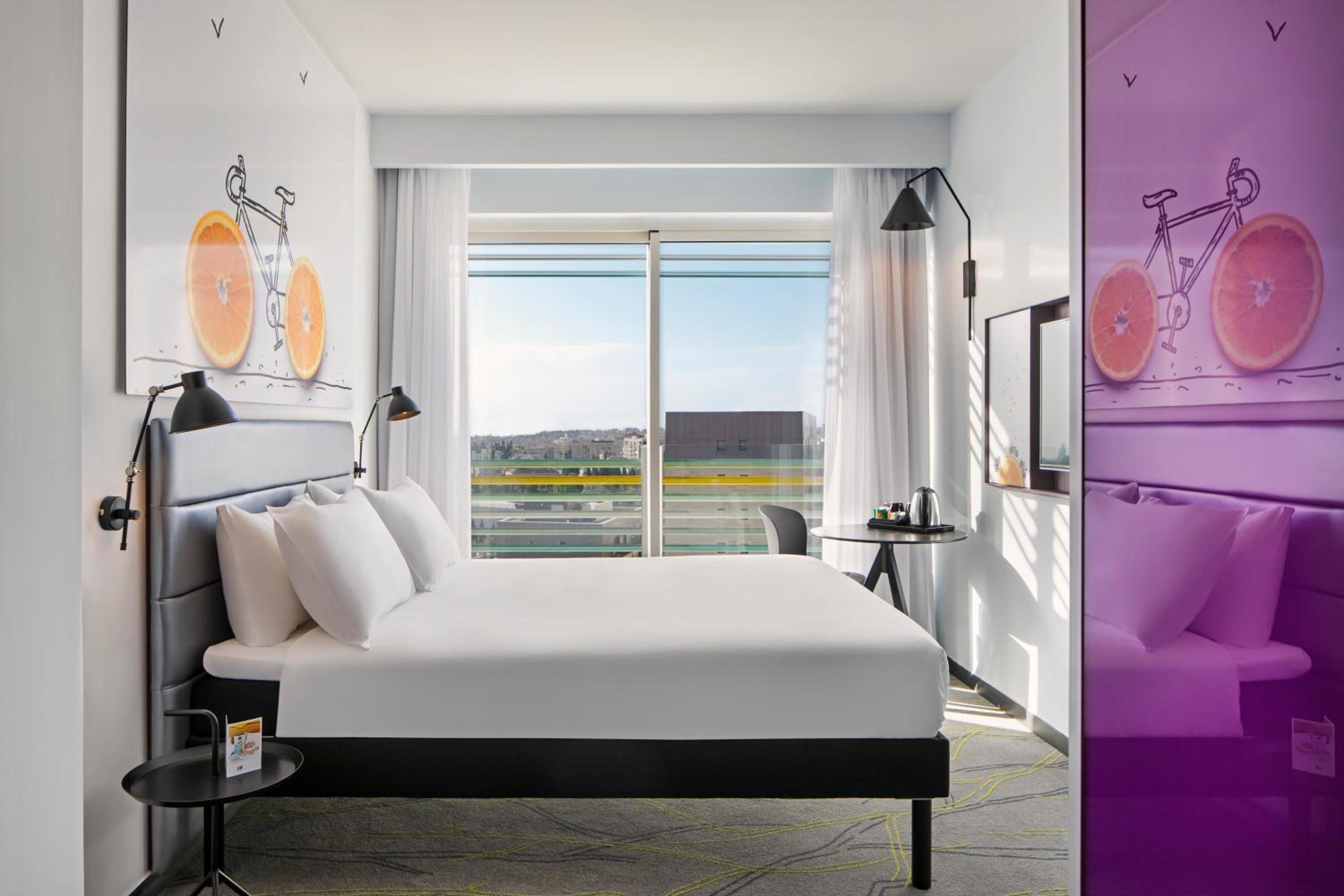 Superior Queen Room with City View - Photo 2