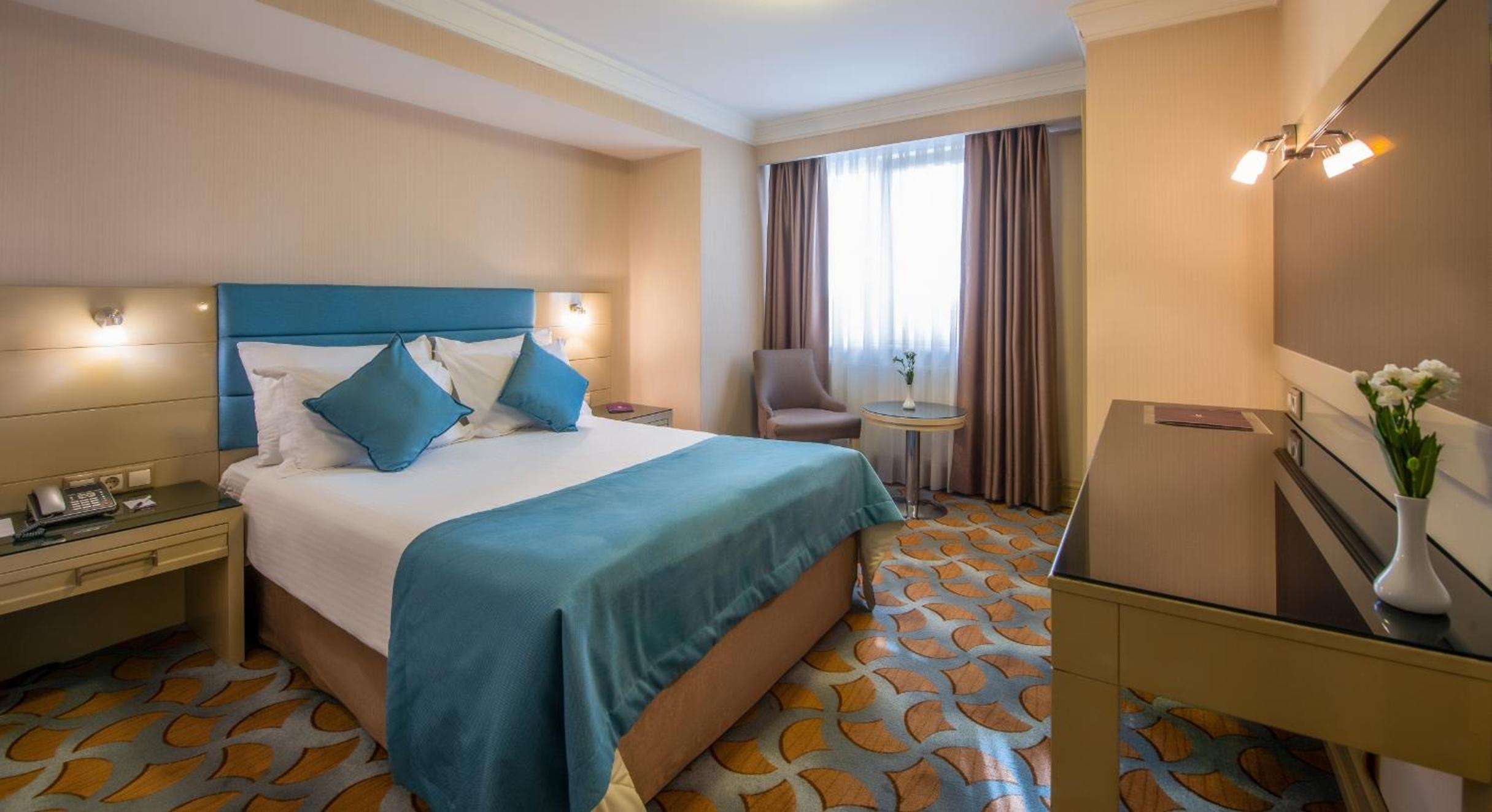 Standard Double or Twin Room photo 1