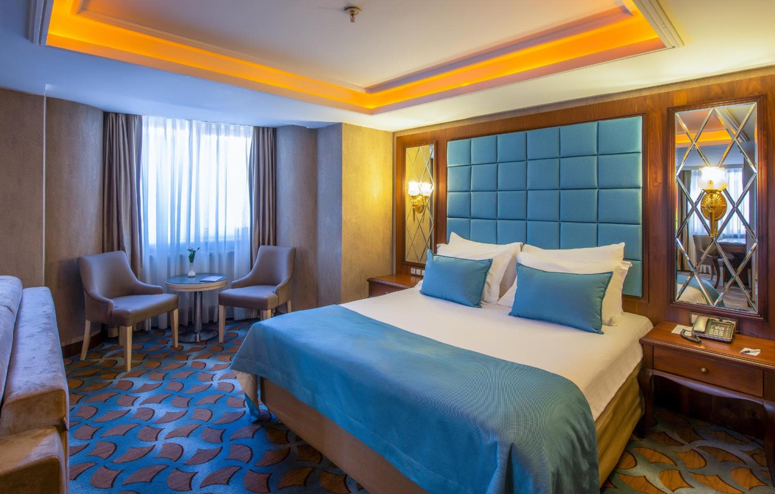 Superior Room with Spa Bath photo 2