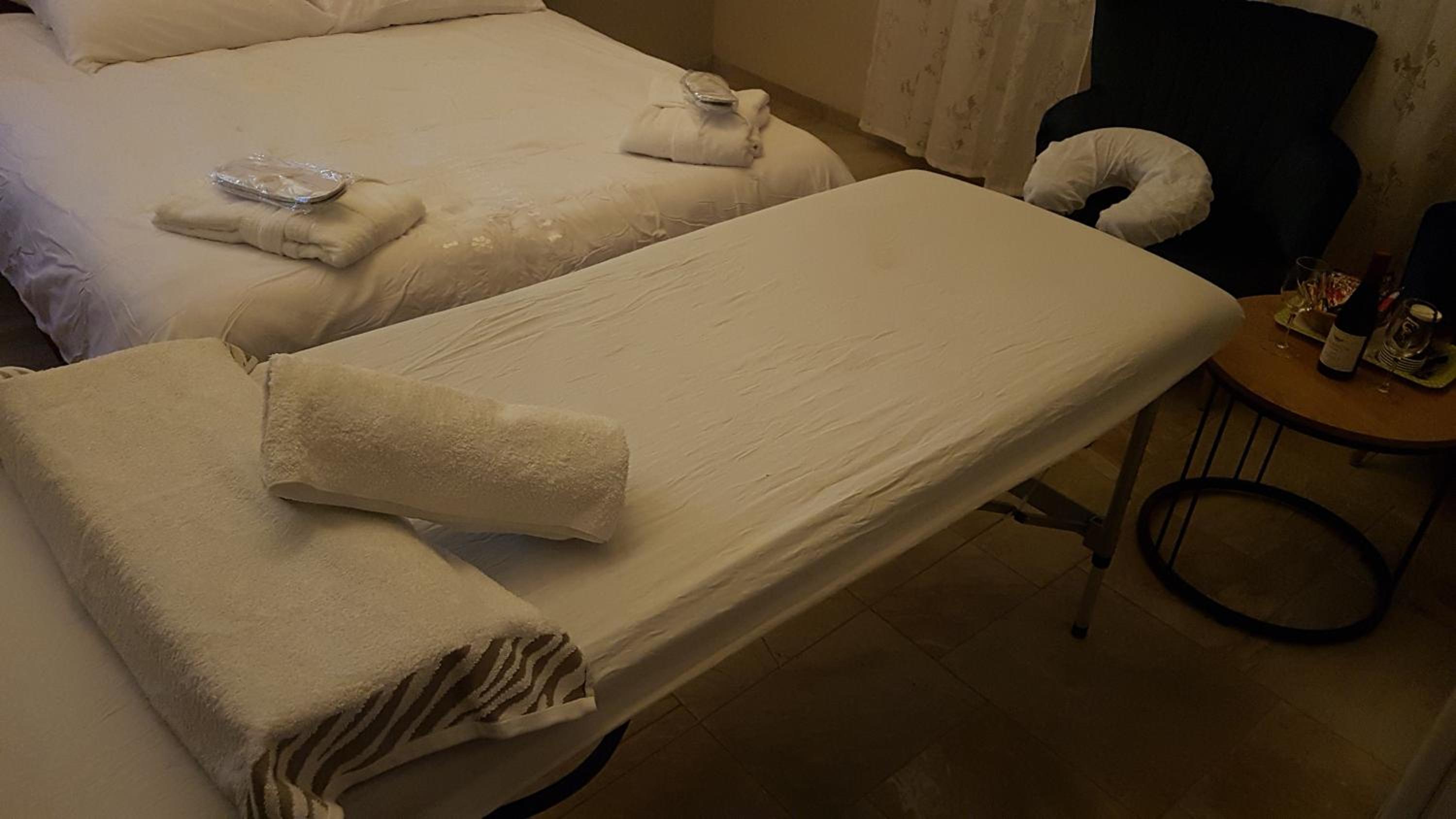 Double Room - Photo 13