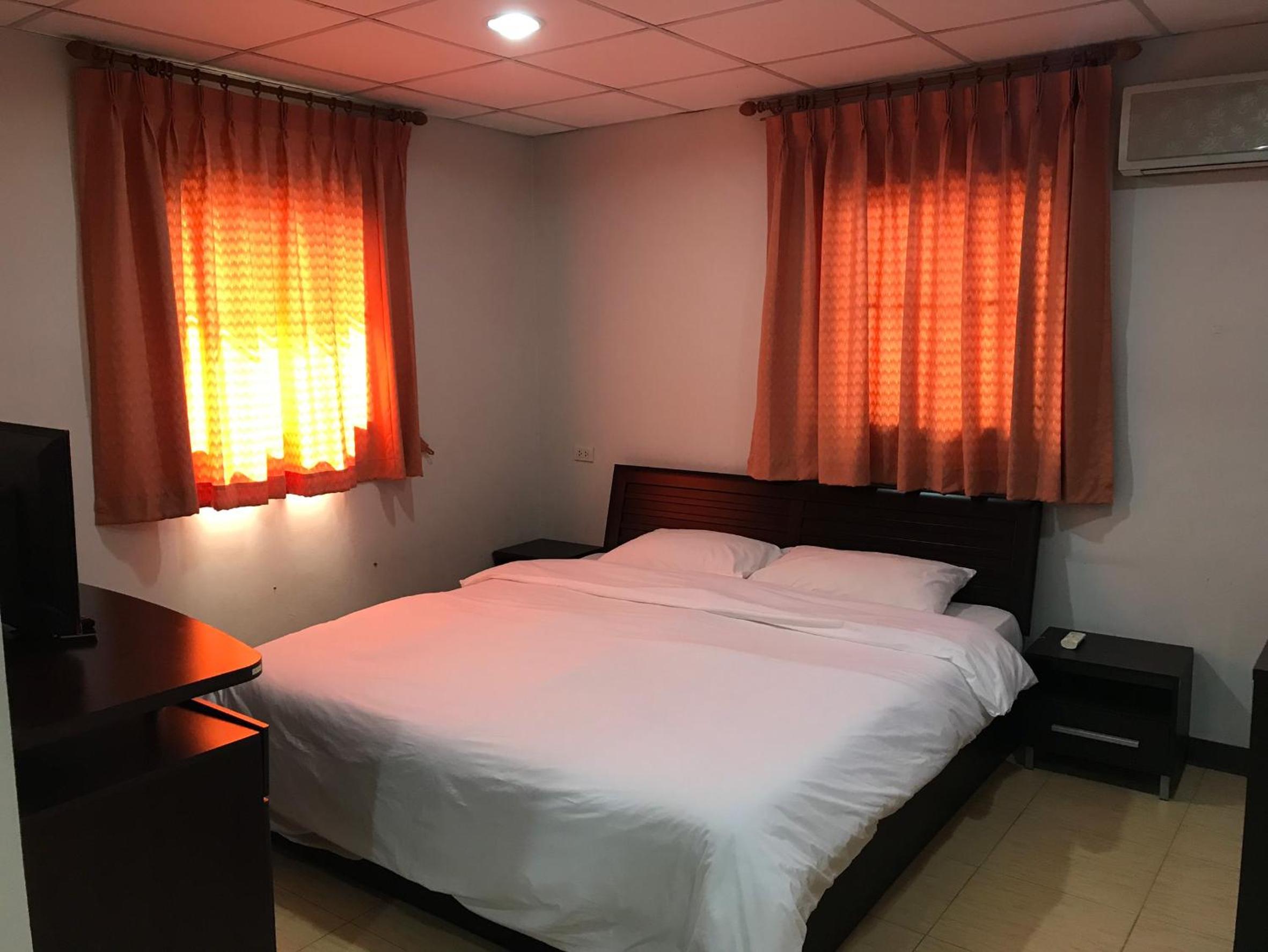 Deluxe Apartment photo 2