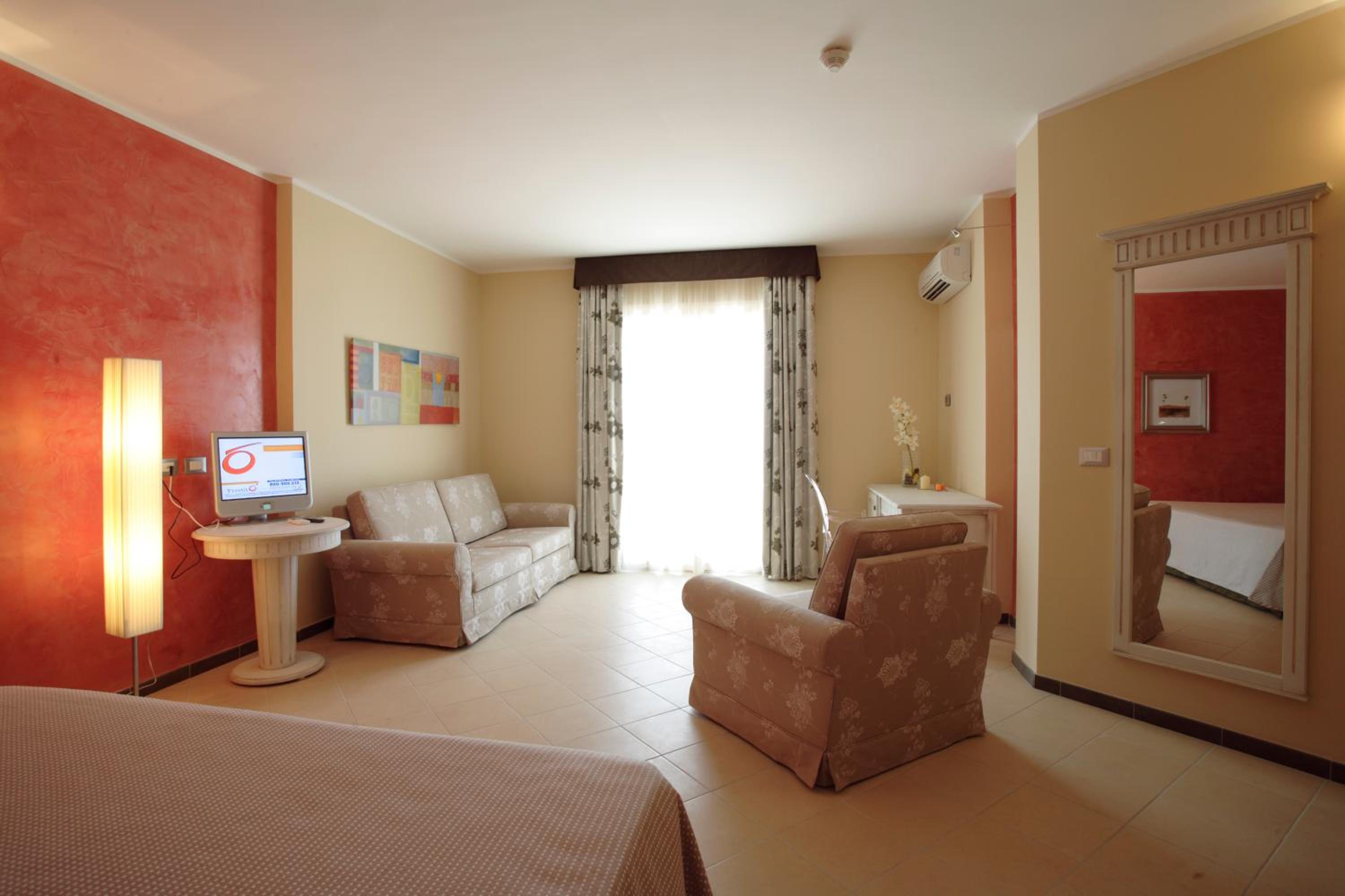 Junior Suite with Terrace and Sea View - Photo 4