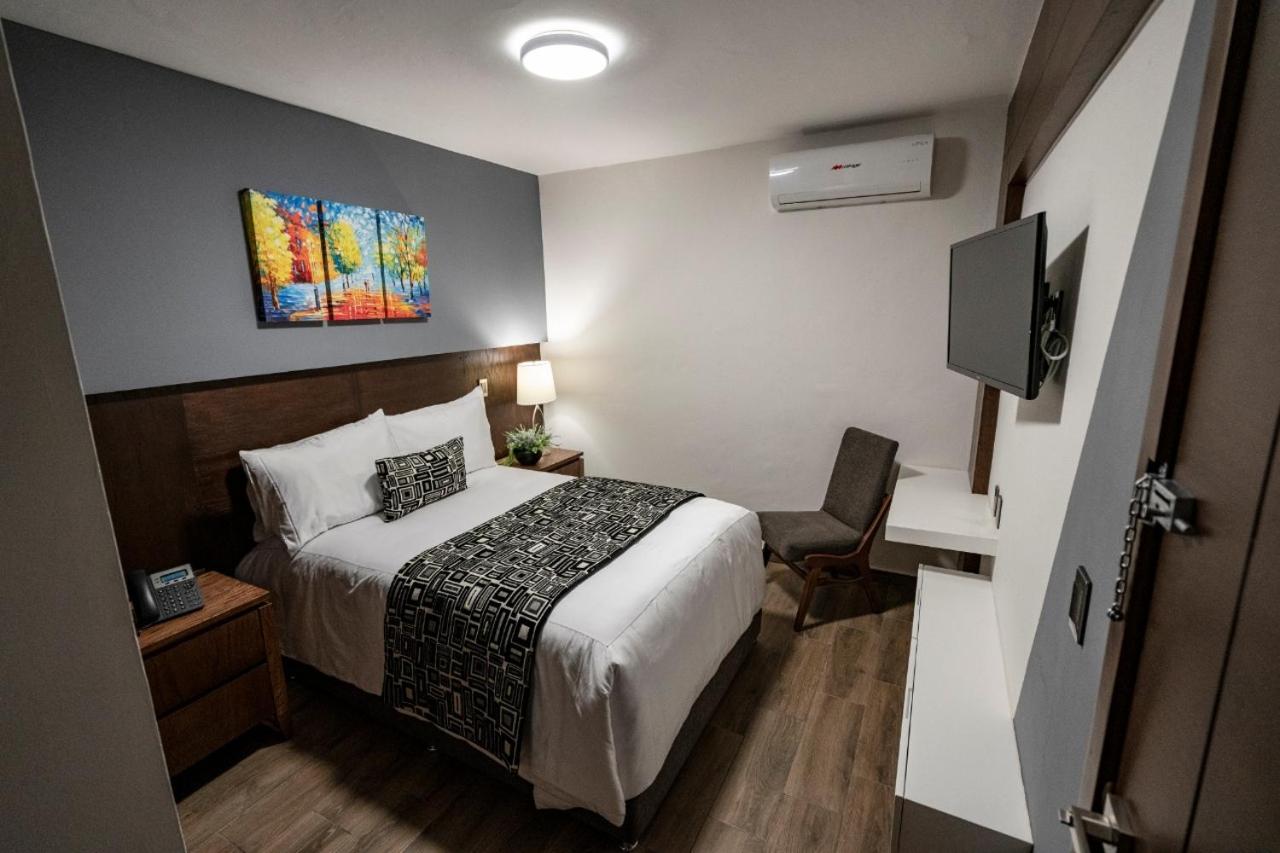 Double Room - Photo 2