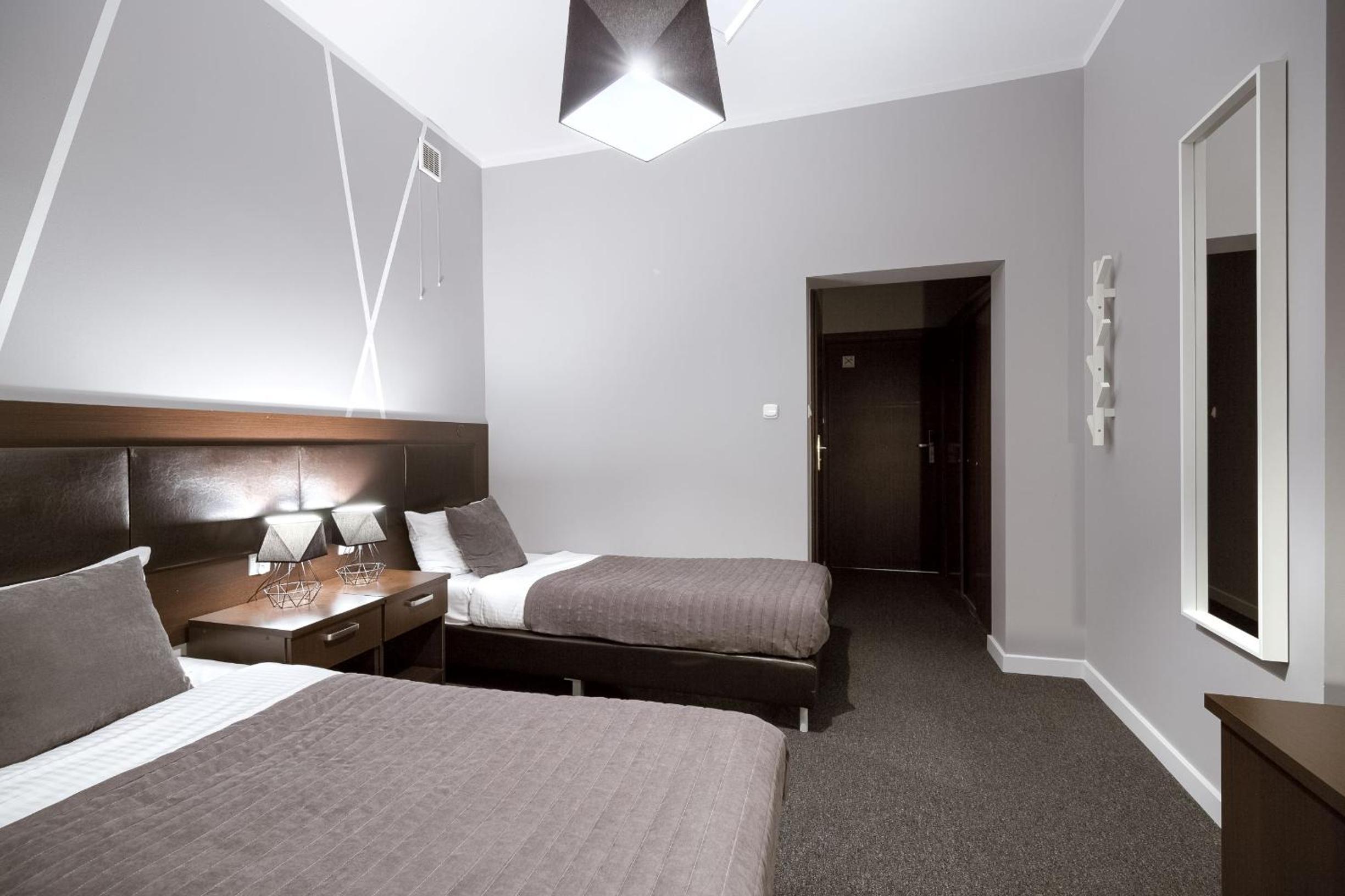 Standard Twin Room - Photo 5