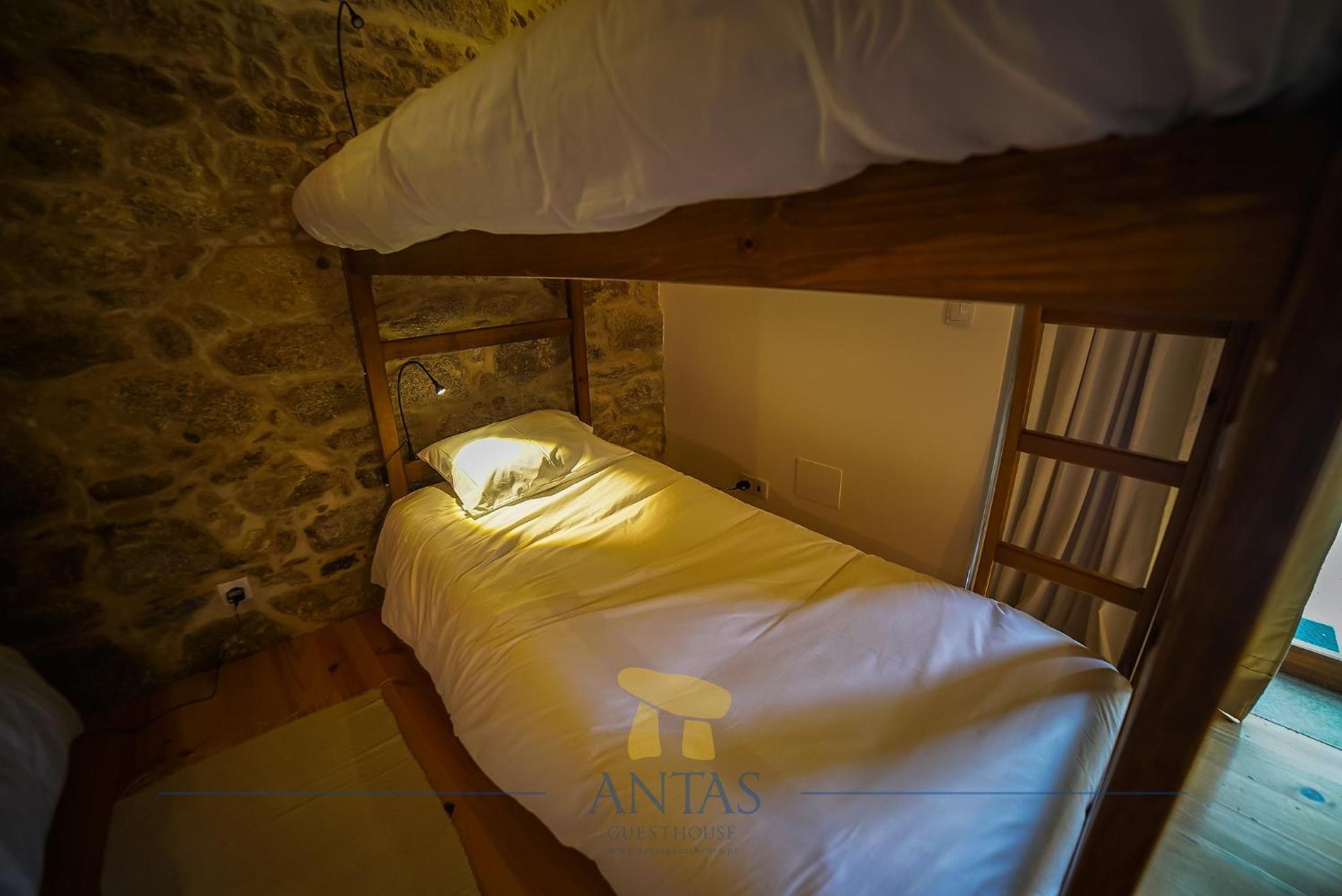 Large Double Room - Photo 10