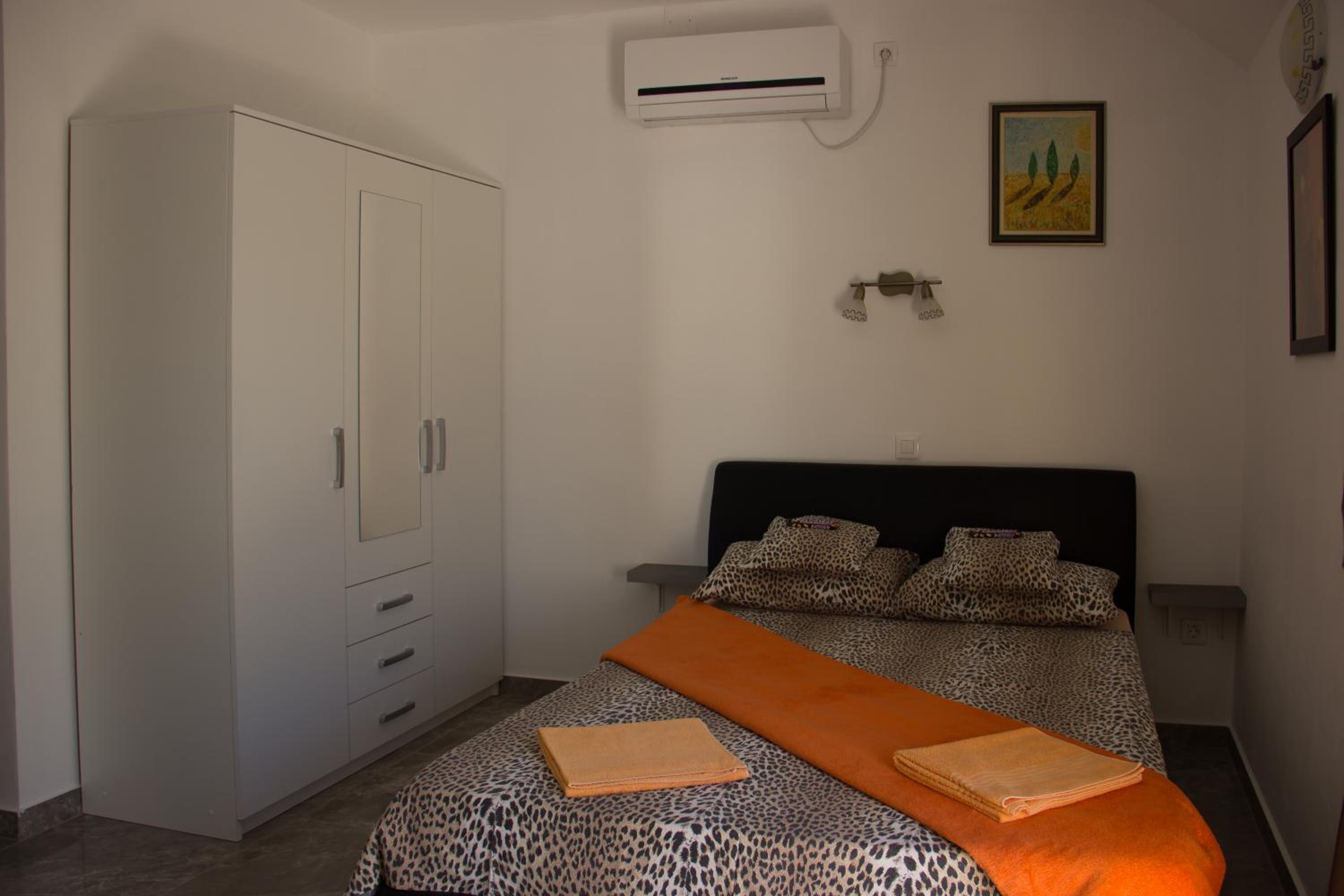 Studio Apartment photo 2