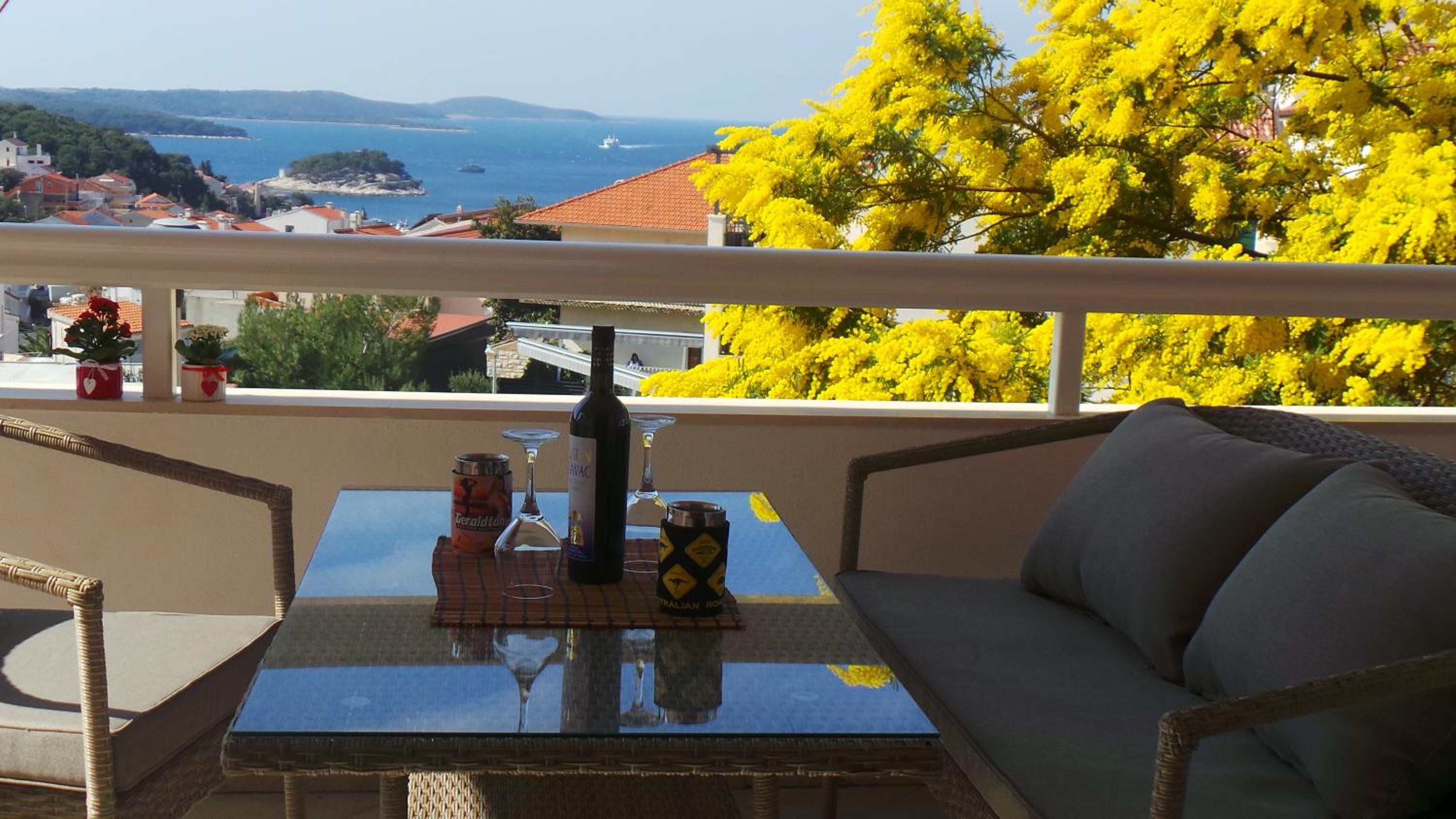 One-Bedroom Apartment with Terrace and Sea View (3+1) Nr.1 - Photo 13