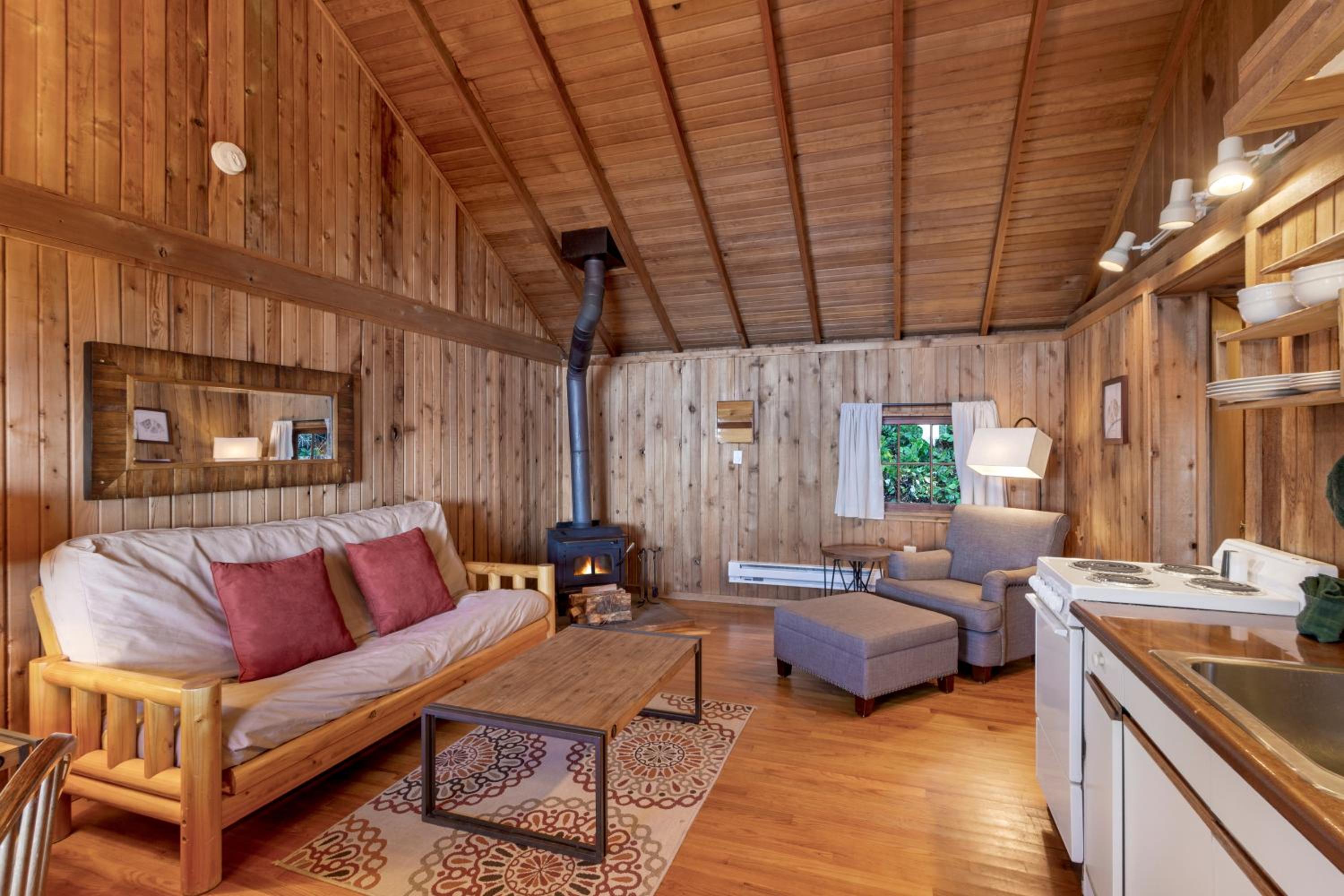 One-Bedroom Cottage (No pets) photo 1
