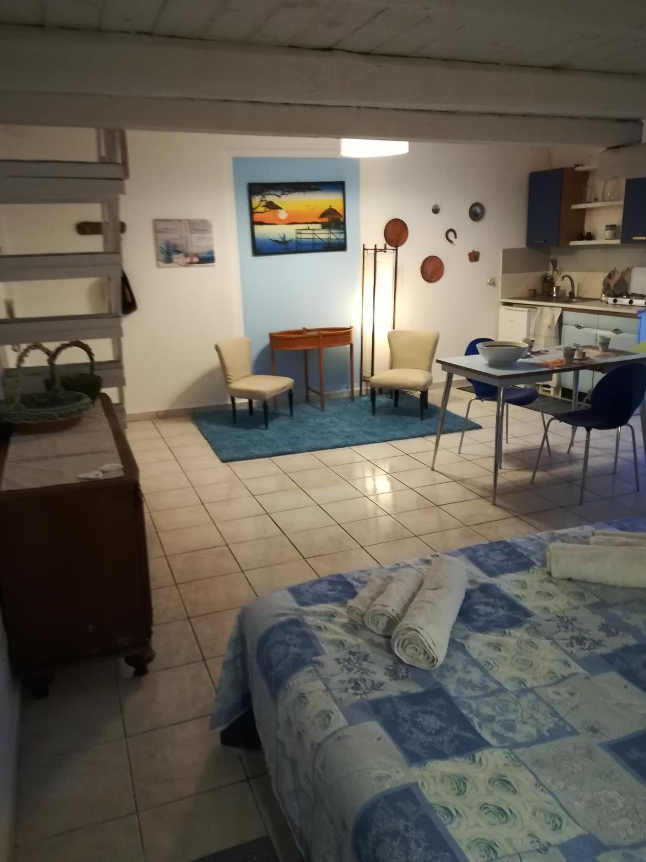 One-Bedroom Apartment