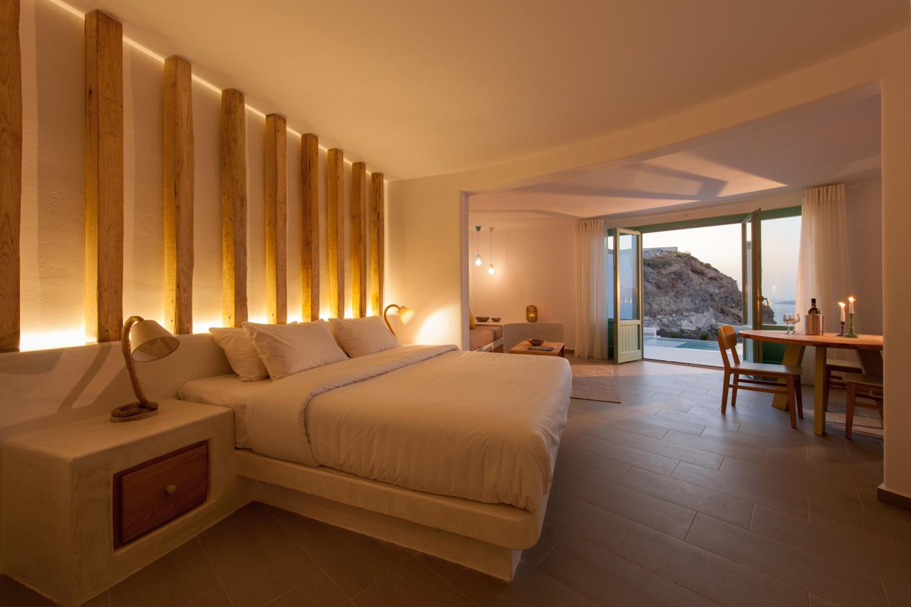 Grand Suite with Private Heated Pool Caldera View photo 3