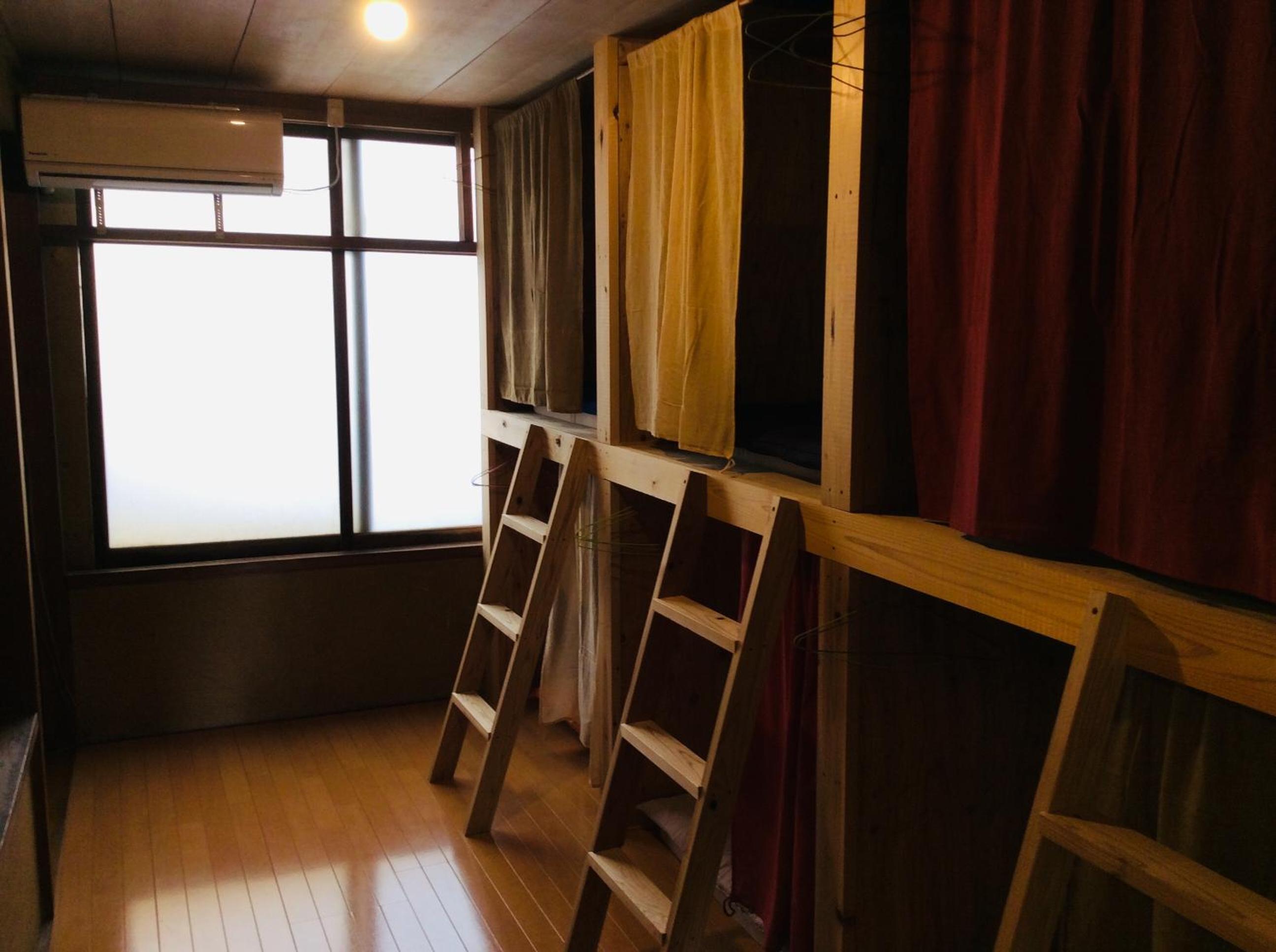 Bed in 6-Bed Mixed Dormitory Room photo 2